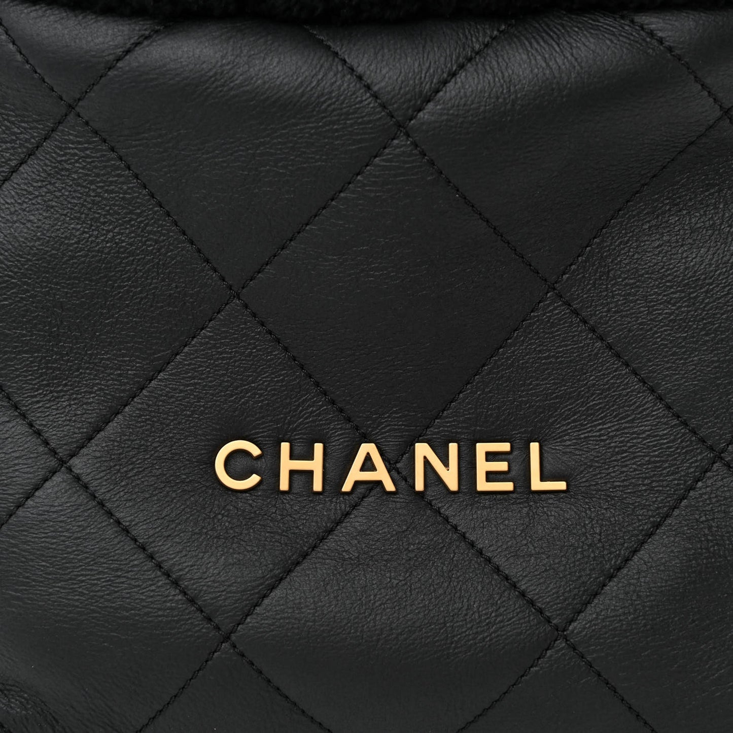 Shearling Aged Lambskin Quilted Small Chanel 22 Black