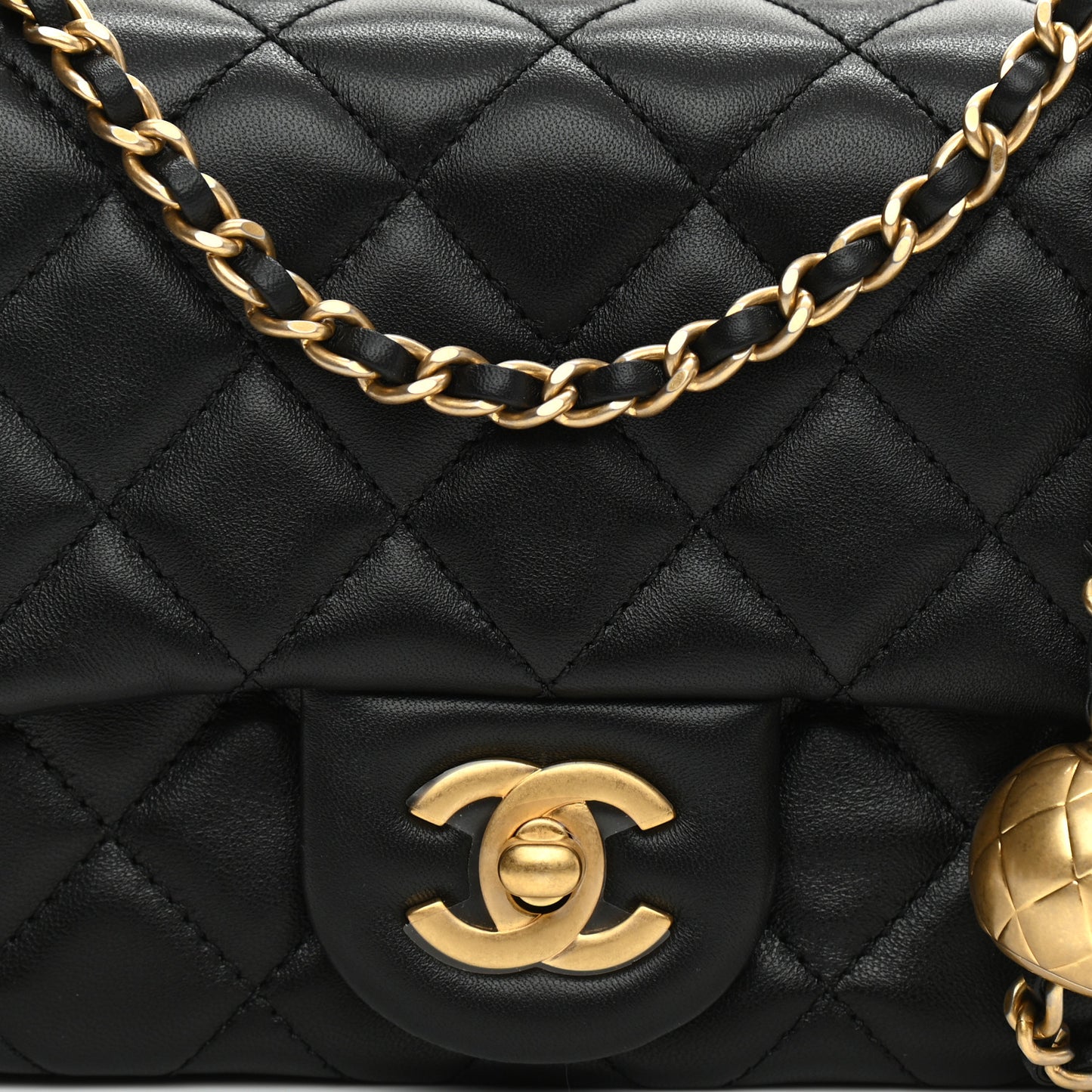 Lambskin Quilted Mini Pearl Crush Flap Black
