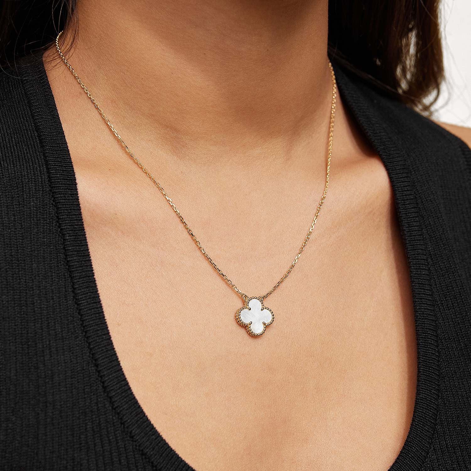 Van Cleef & Arpels 18K Yellow Gold Mother of Pearl Vintage Alhambra Pendant Necklace 2 of 4