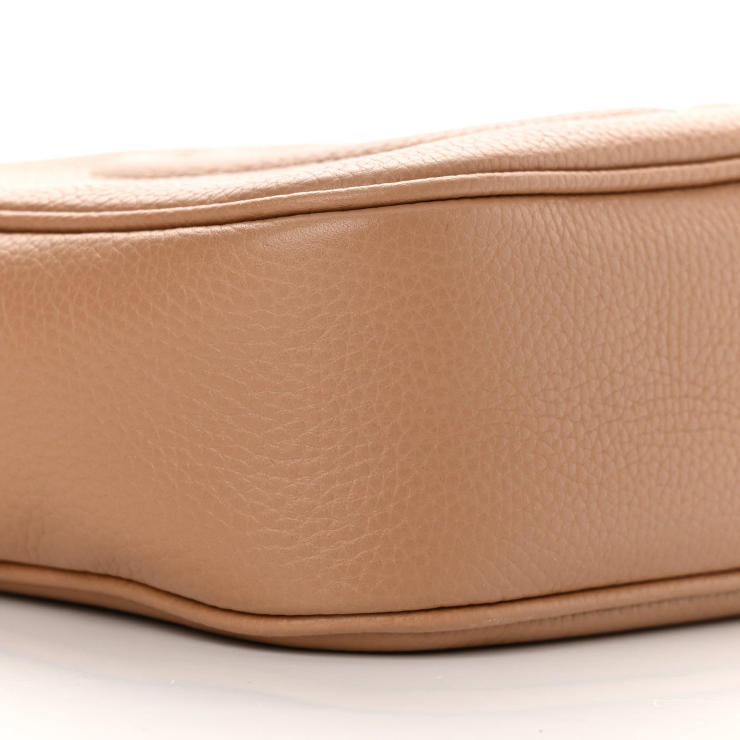 Pebbled Calfskin Small Soho Disco Bag Camelia