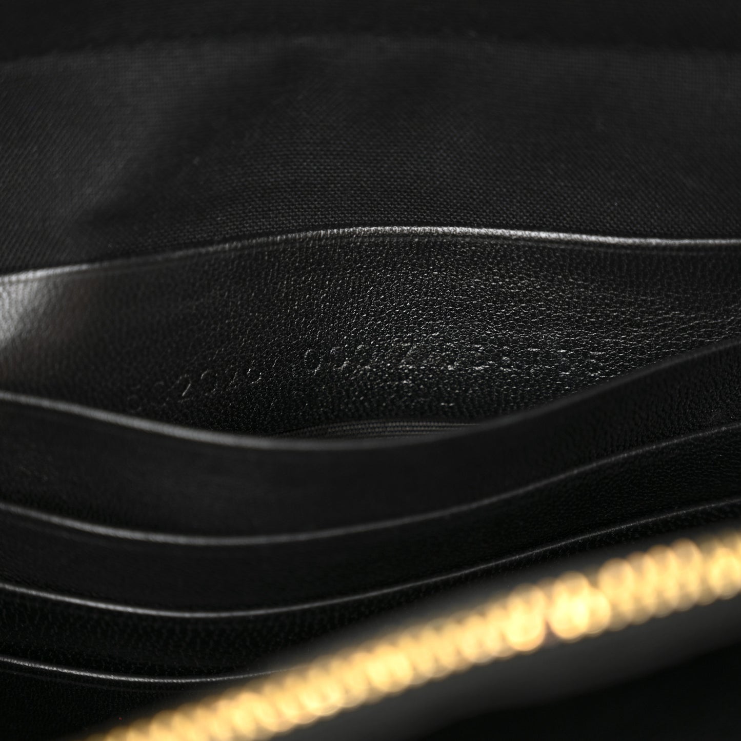 Calfskin Logo Matelasse Chain Strap Blanket Reporter XS Black