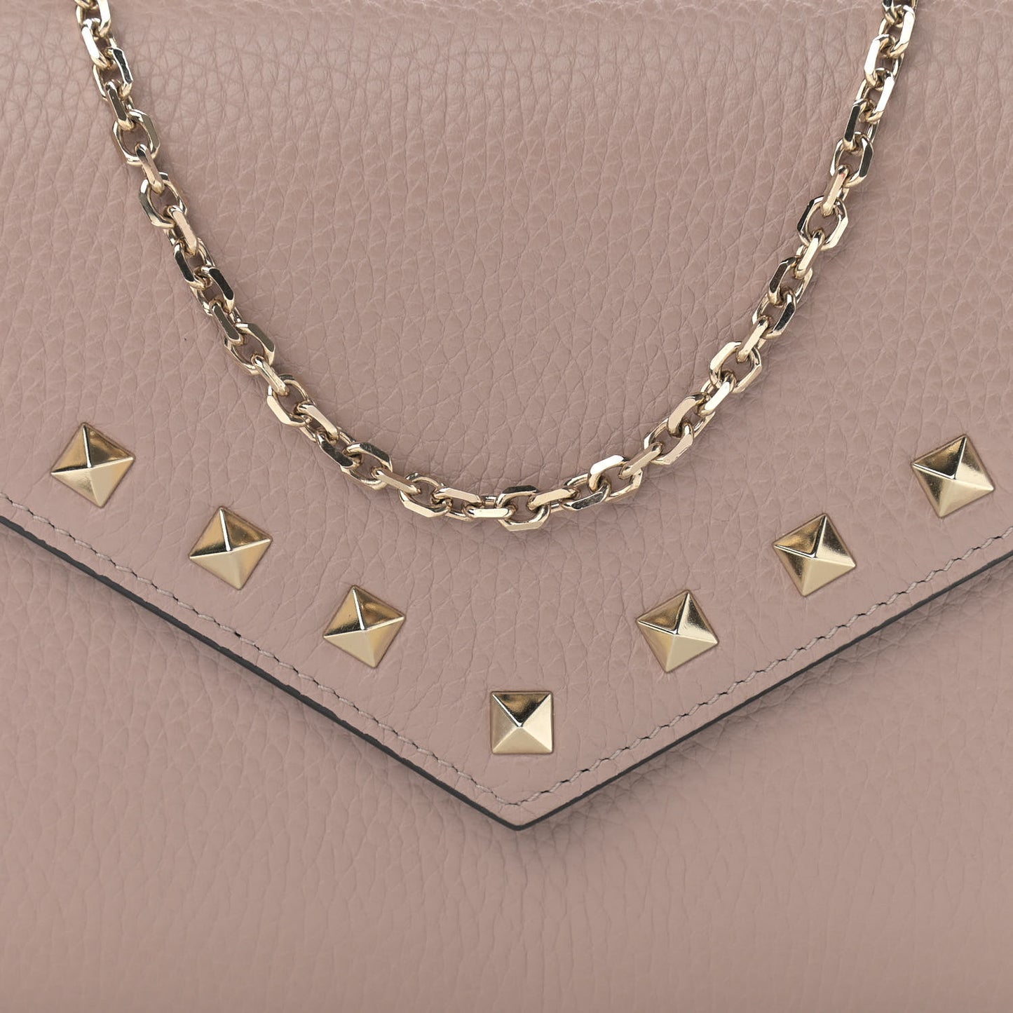 Pebbled Calfskin Rockstud Envelope Wallet on Chain Poudre