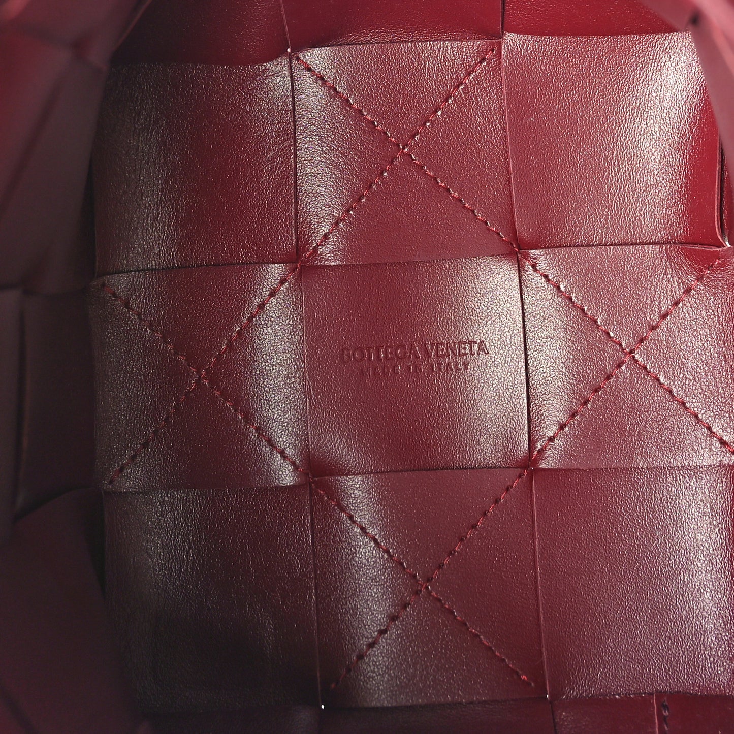 Nappa Maxi Intrecciato Small Cassette Bucket Bag Bordeaux