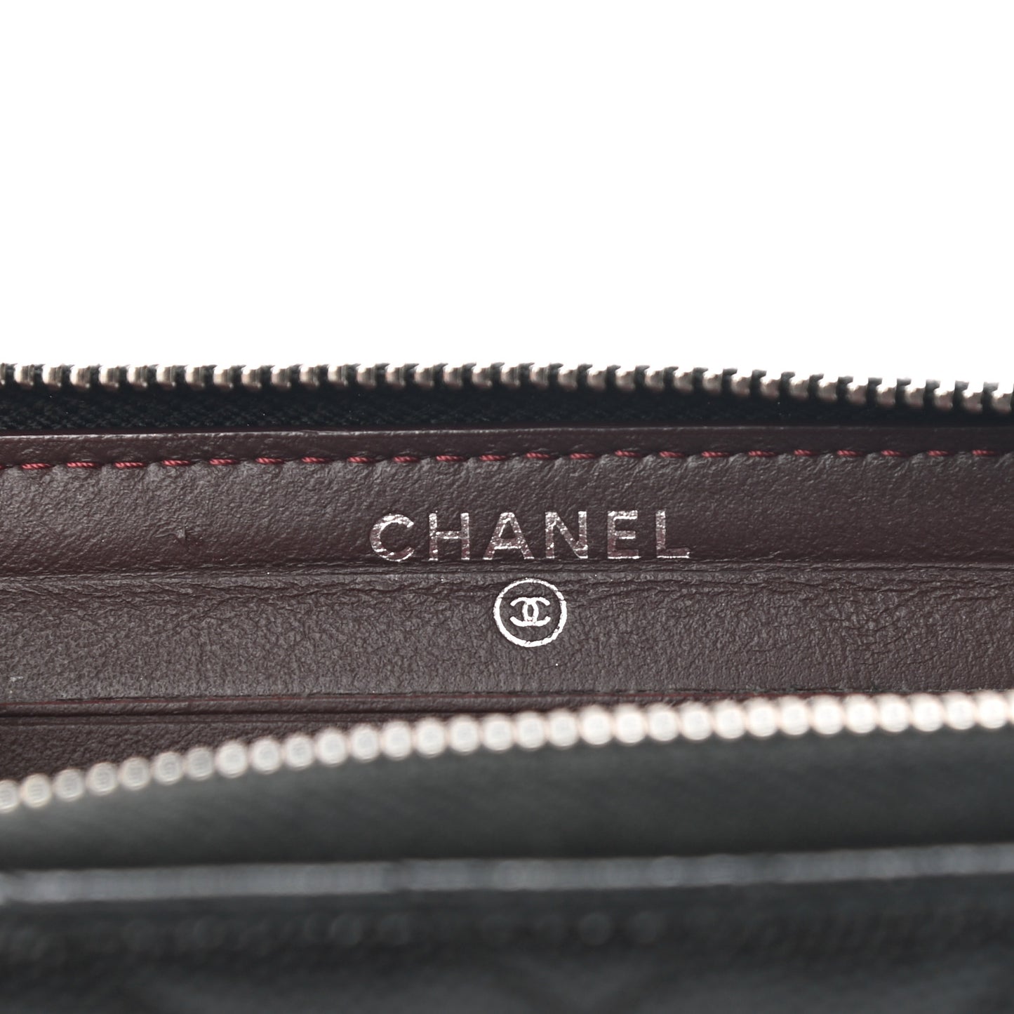 Caviar Chevron Quilted Small Zip Around Wallet Black