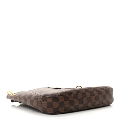 Louis Vuitton Damier Ebene South Bank Besace 4 of 11