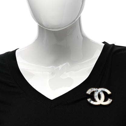 Chanel Metal Marbled Enamel CC Brooch White Light Gold 2 of 5
