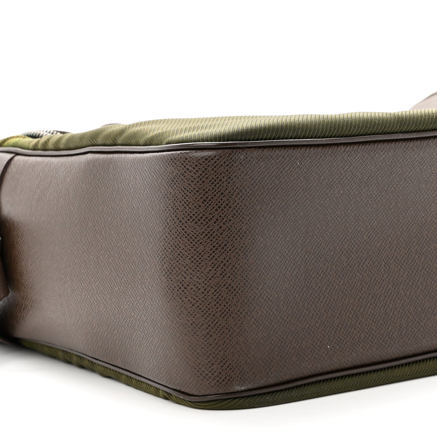 Louis Vuitton Taiga Taimyr Messenger Bag Epicea 7 of 9