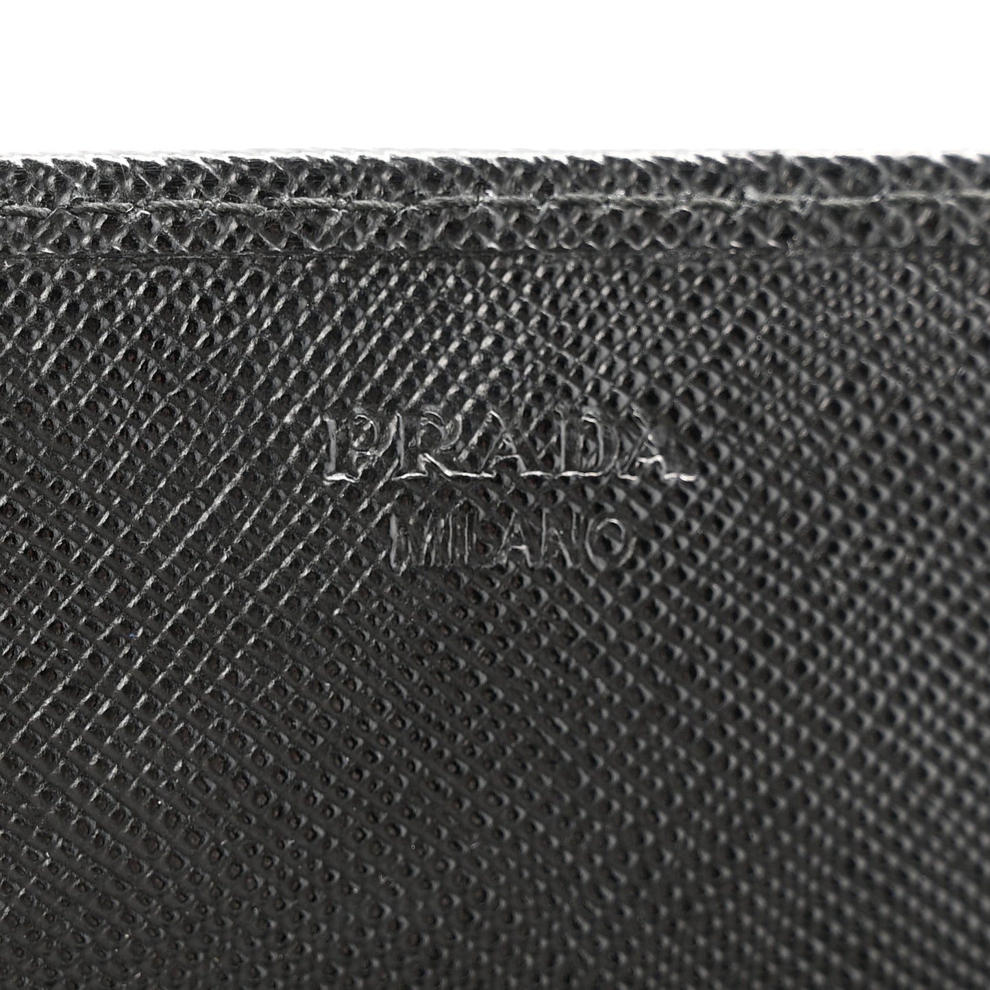 Saffiano Metal Oro Chain Wallet Black