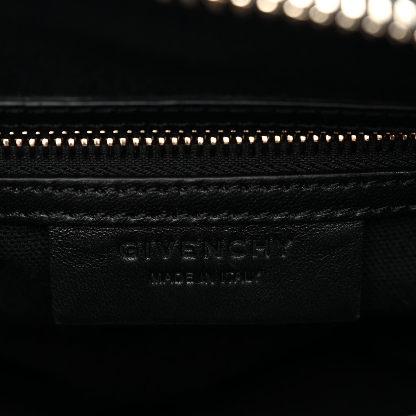 Calfskin Crocodile Embossed Mini Antigona Black