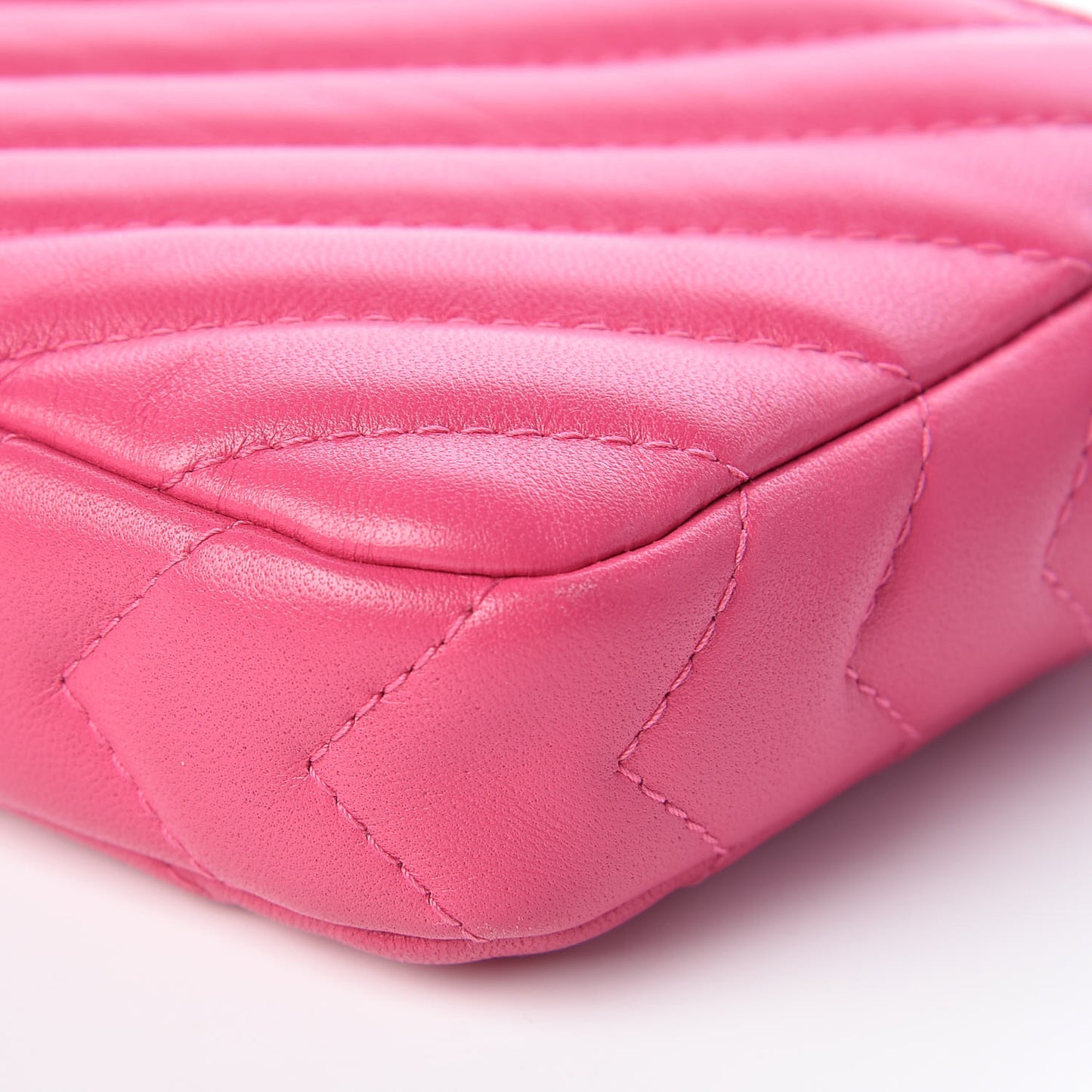 Lambskin Chevron Quilted Small Clutch With Chain Pink