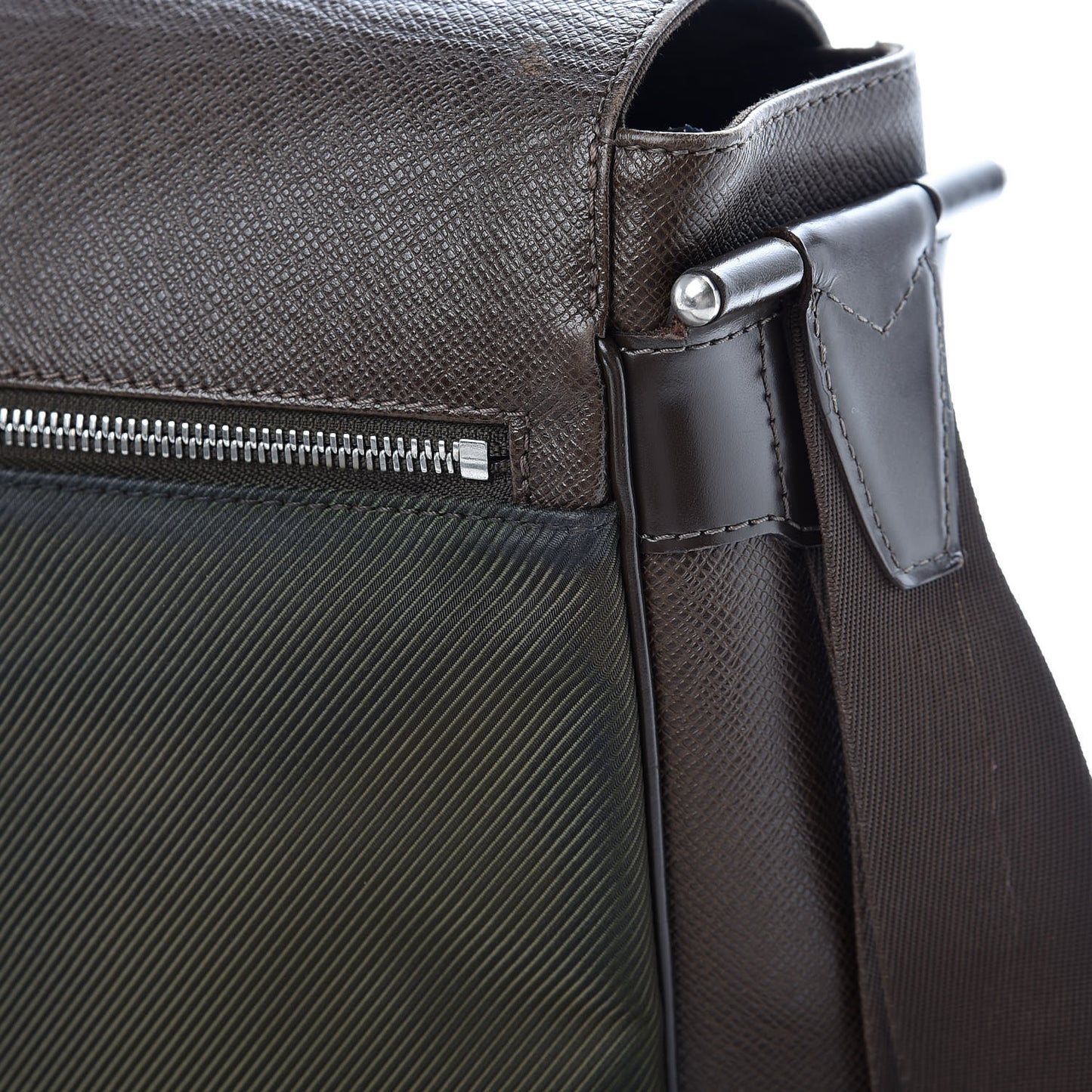Taiga Viktor Messenger Bag Grizzli