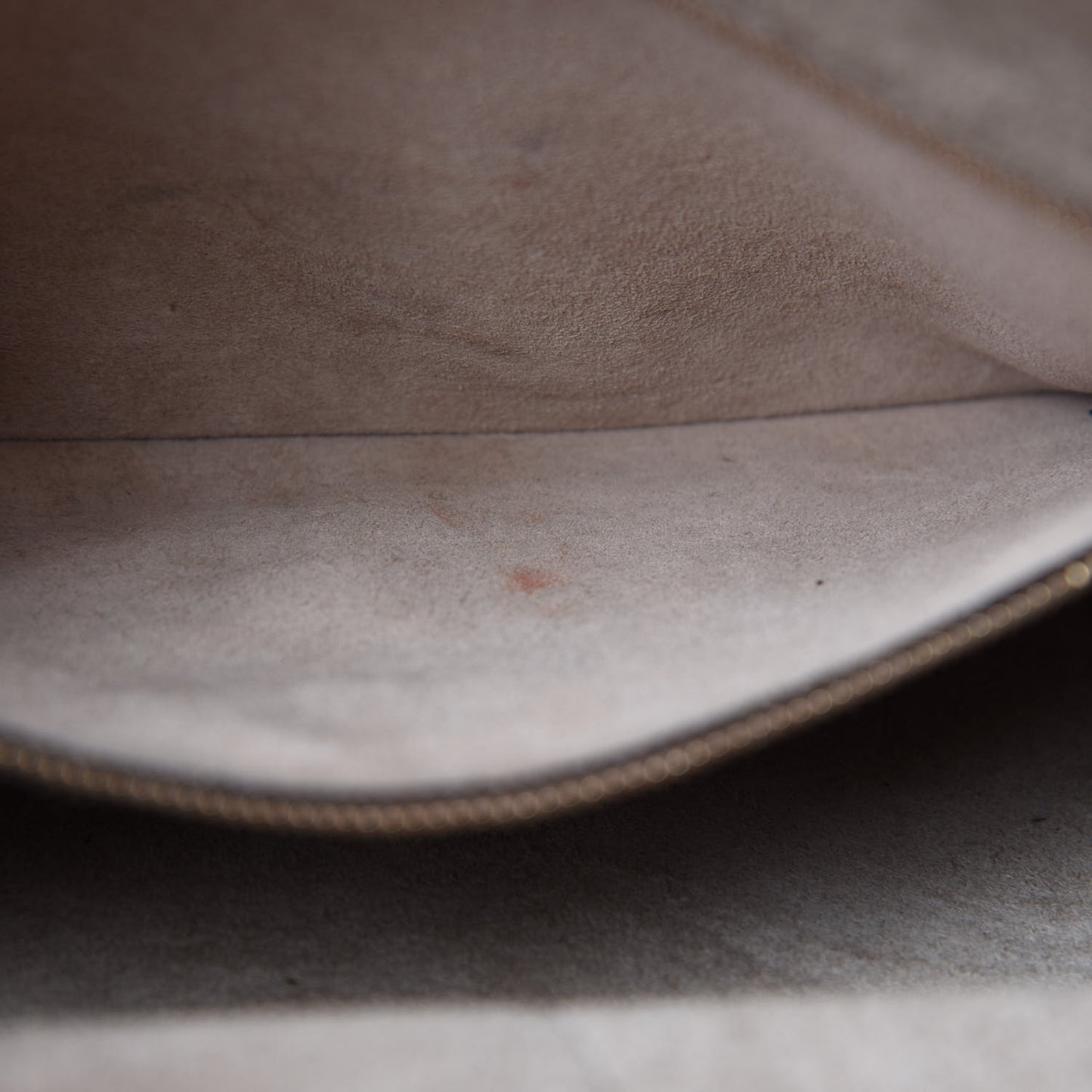 Pebbled Calfskin Rockstud Boston Duffle Bag Poudre