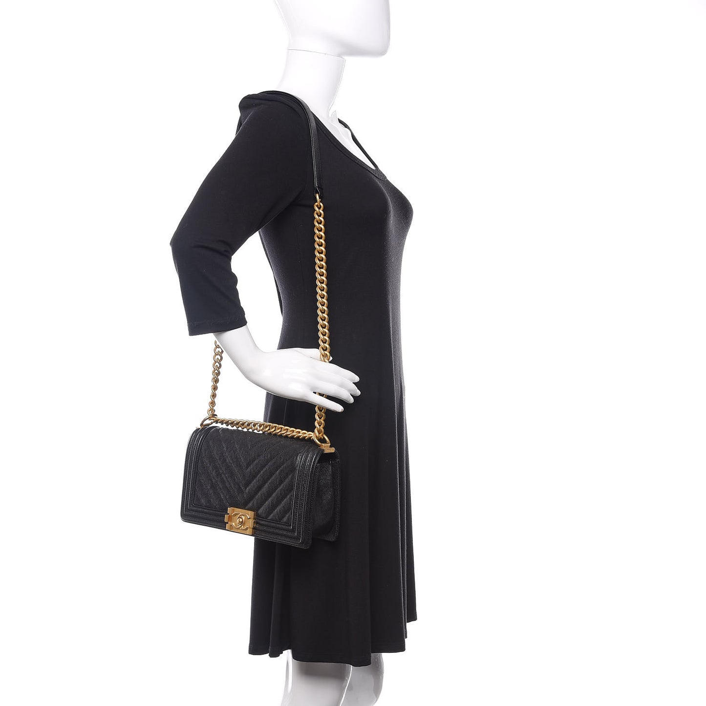 Caviar Chevron Quilted Medium Boy Flap Black