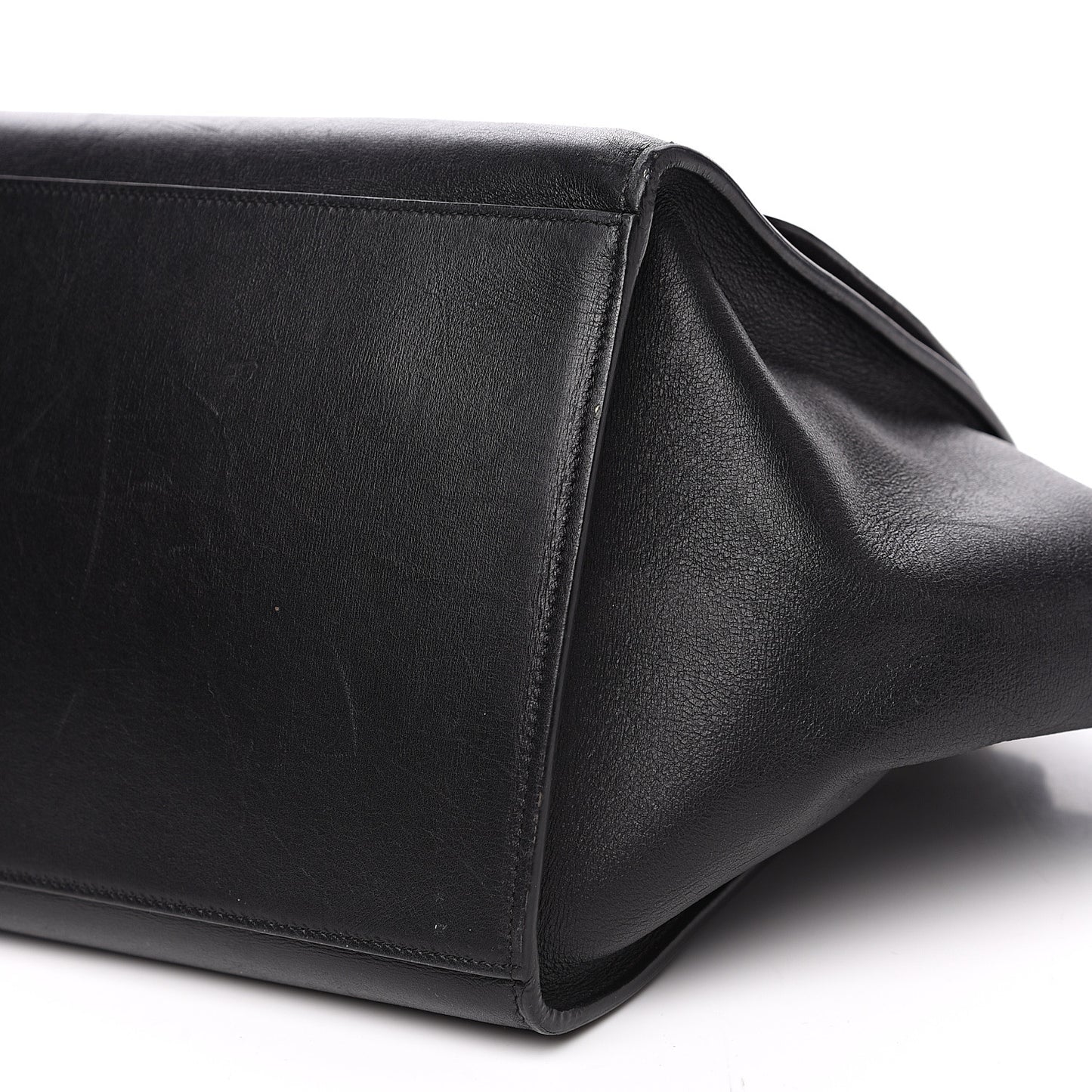 Smooth Calfskin Medium Trapeze Black