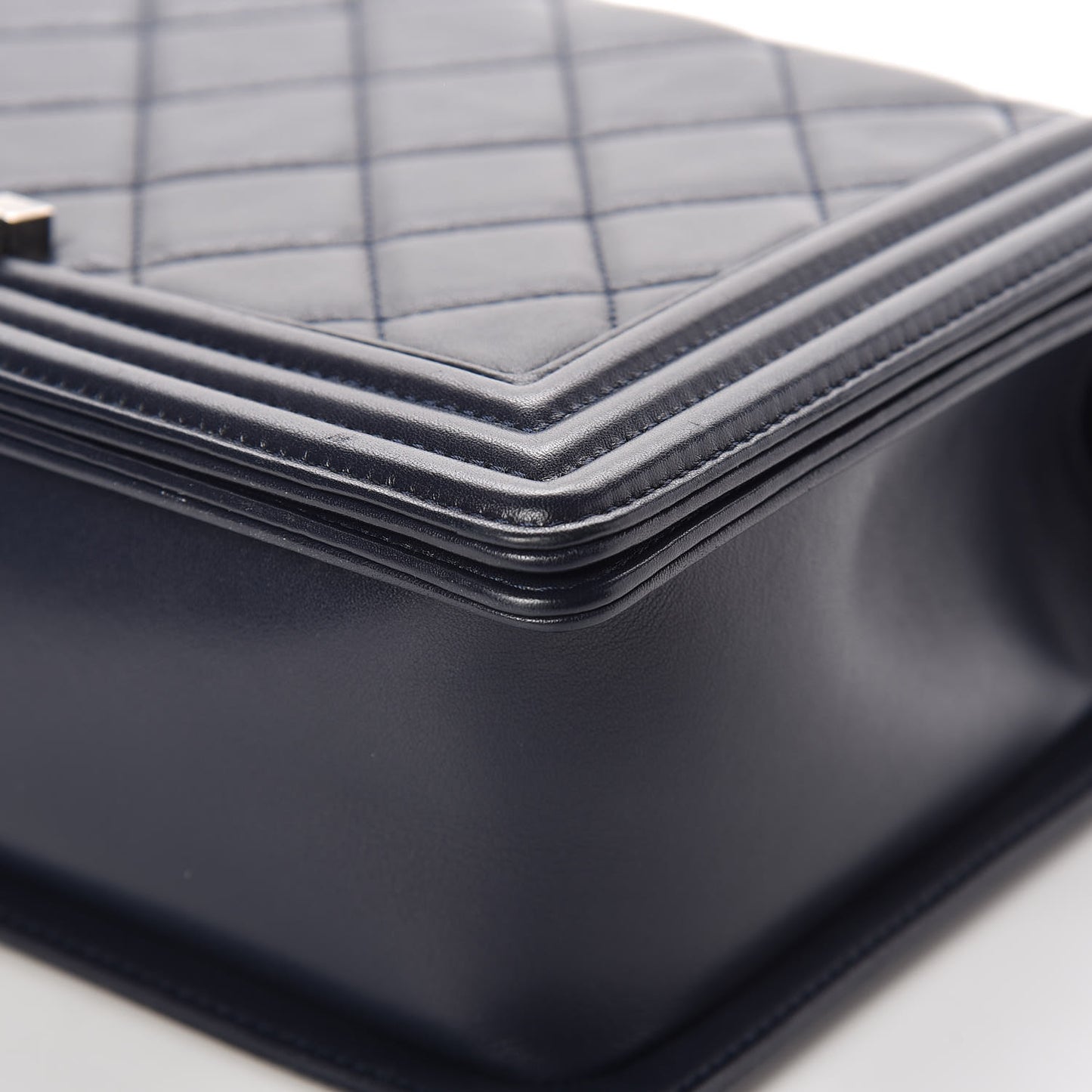 Lambskin Quilted New Medium Boy Flap Navy