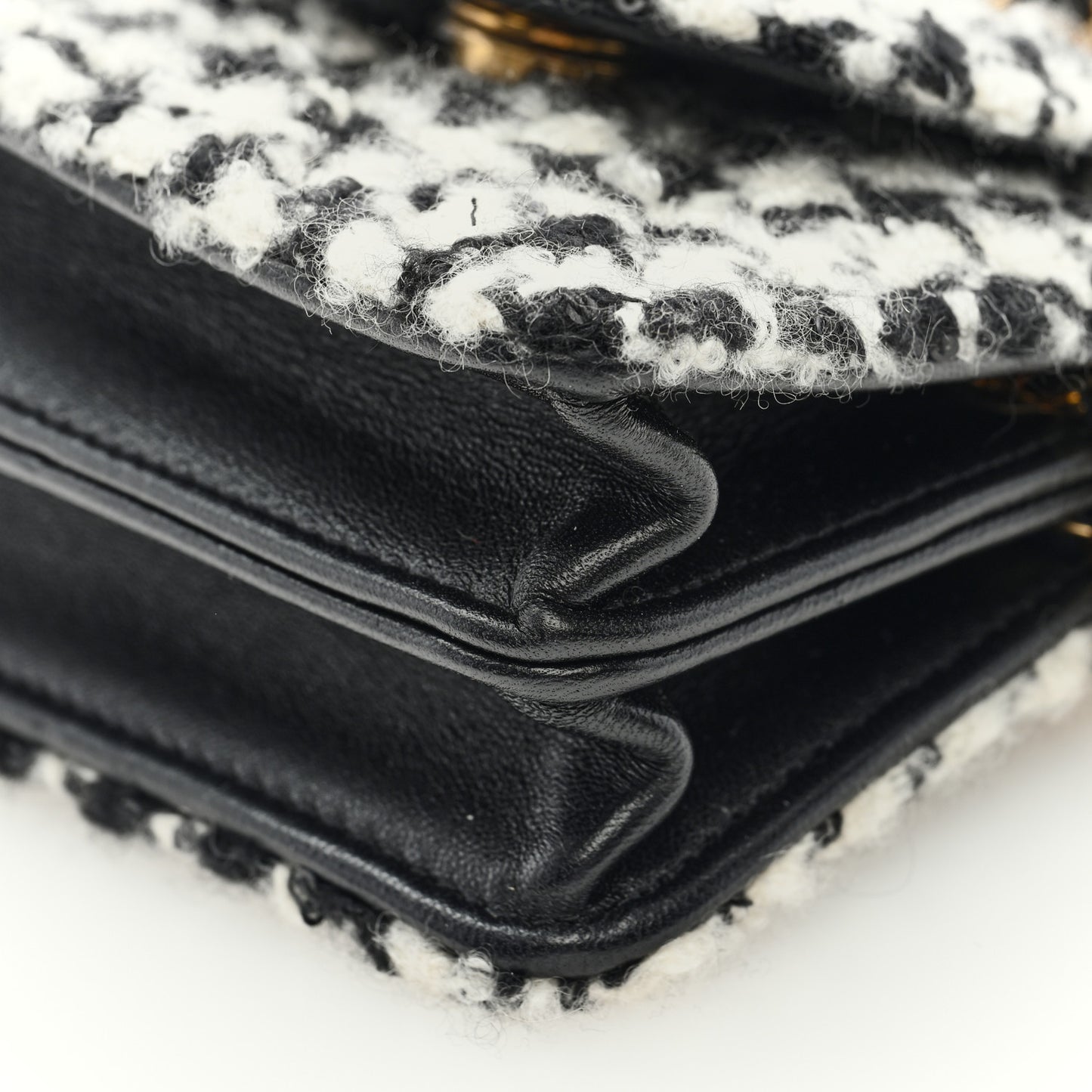 Tweed Houndstooth Quilted Mini Accordion Clutch With Chain White Black