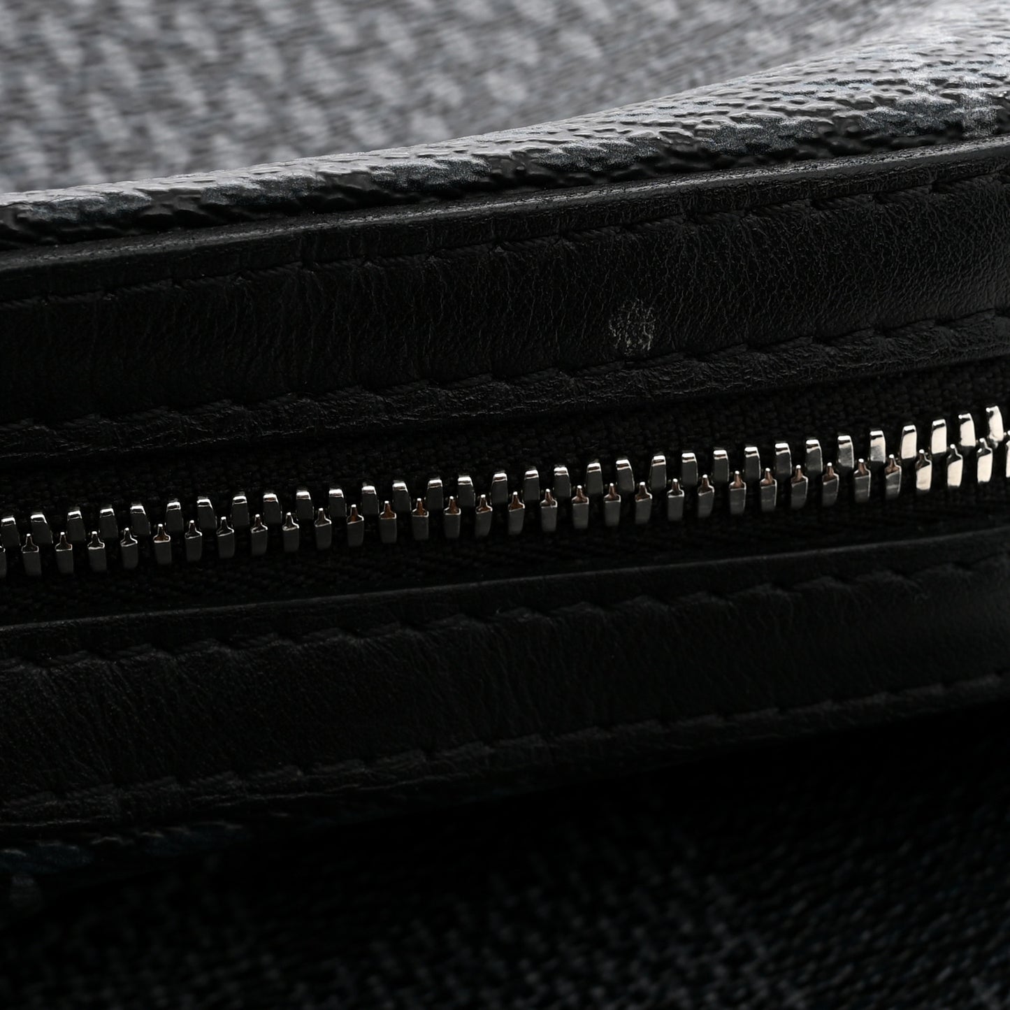 Damier Graphite 3D Trio Messenger