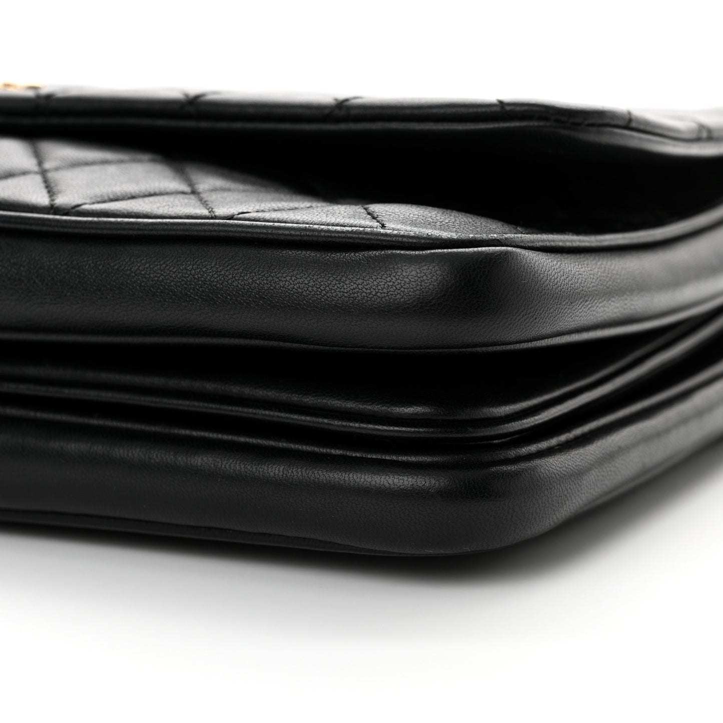 Lambskin Quilted Medium Citizen Chic Flap Black