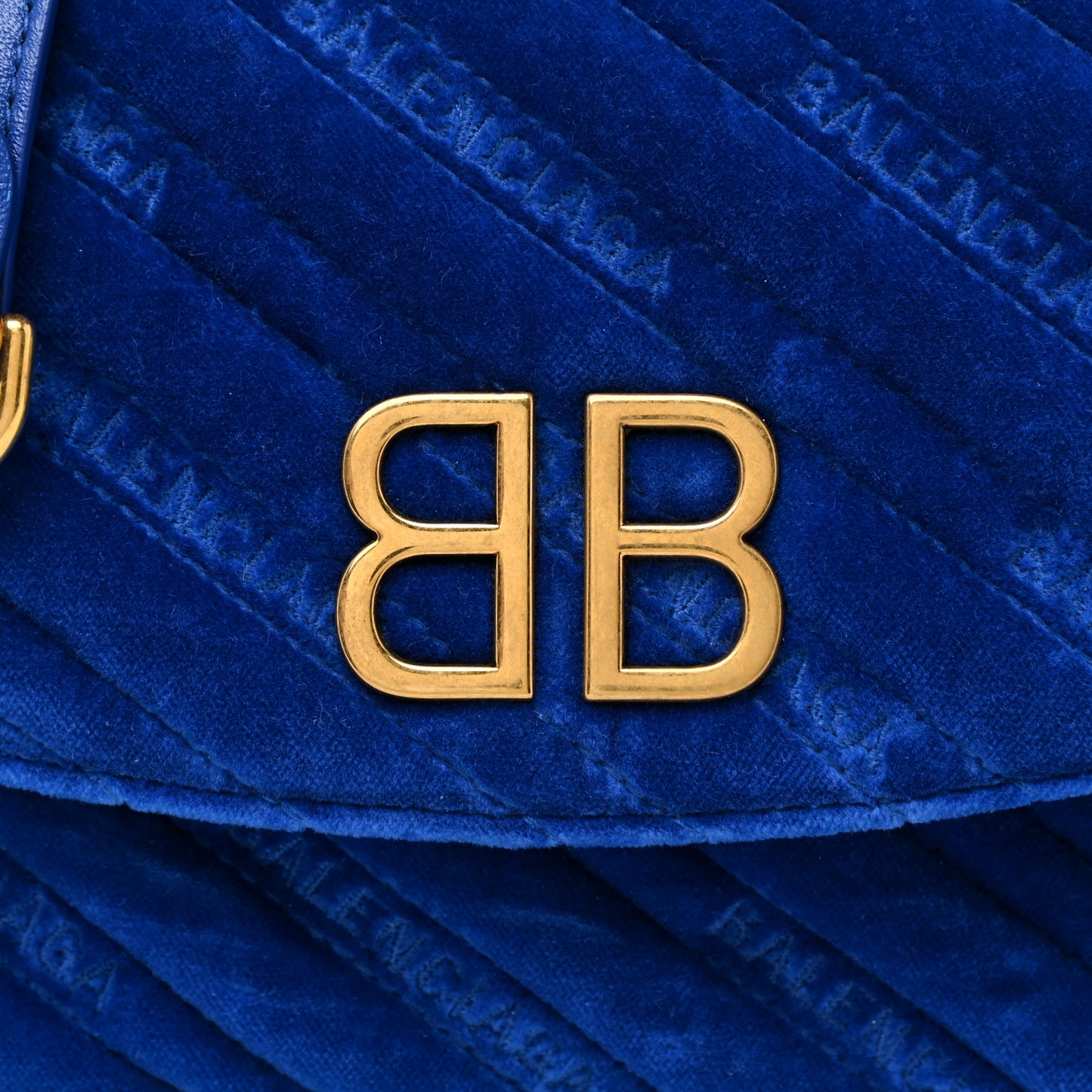 Velvet Logo Matelasse BB Chain Wallet Blue