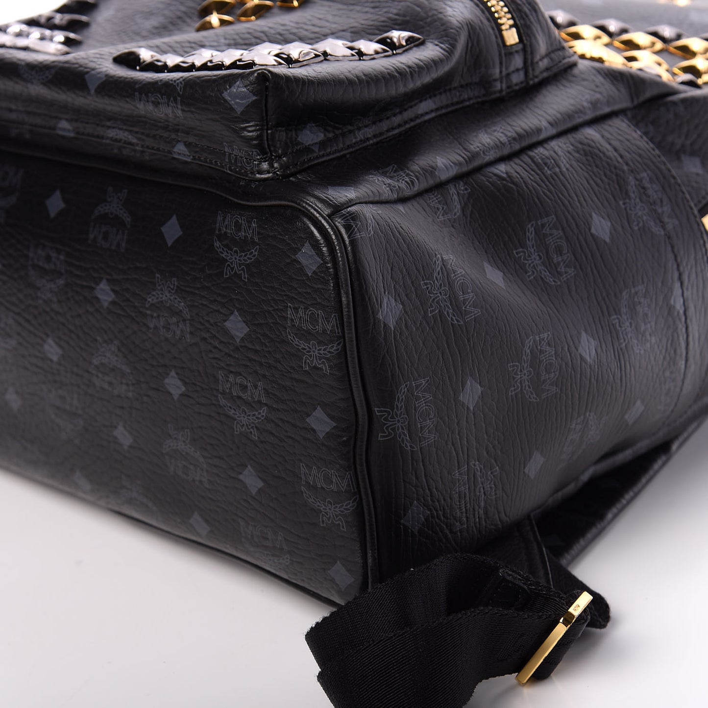 Visetos Studded Medium Stark M Backpack Black