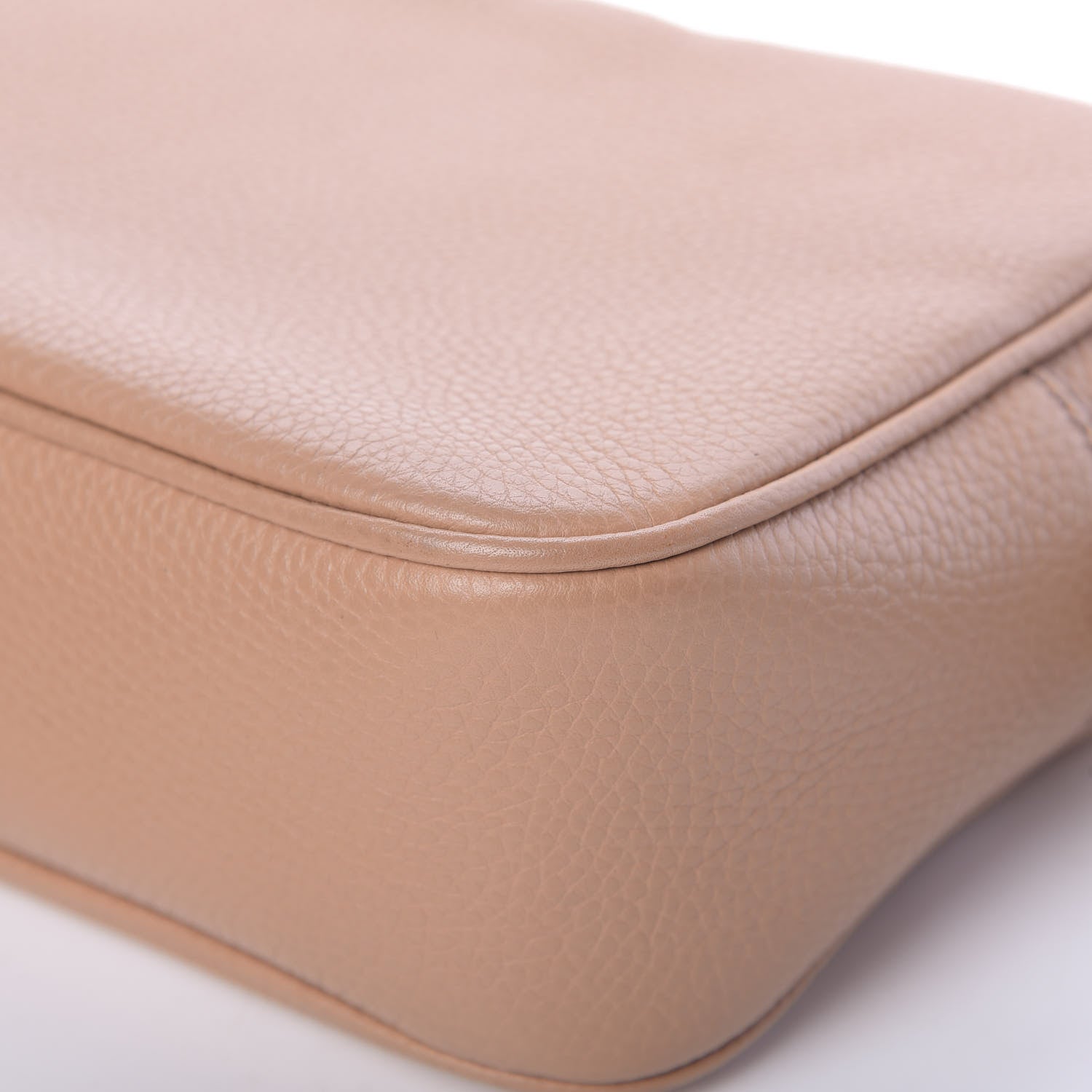 Gucci Pebbled Calfskin Small Soho Disco Bag Camelia 11 of 12