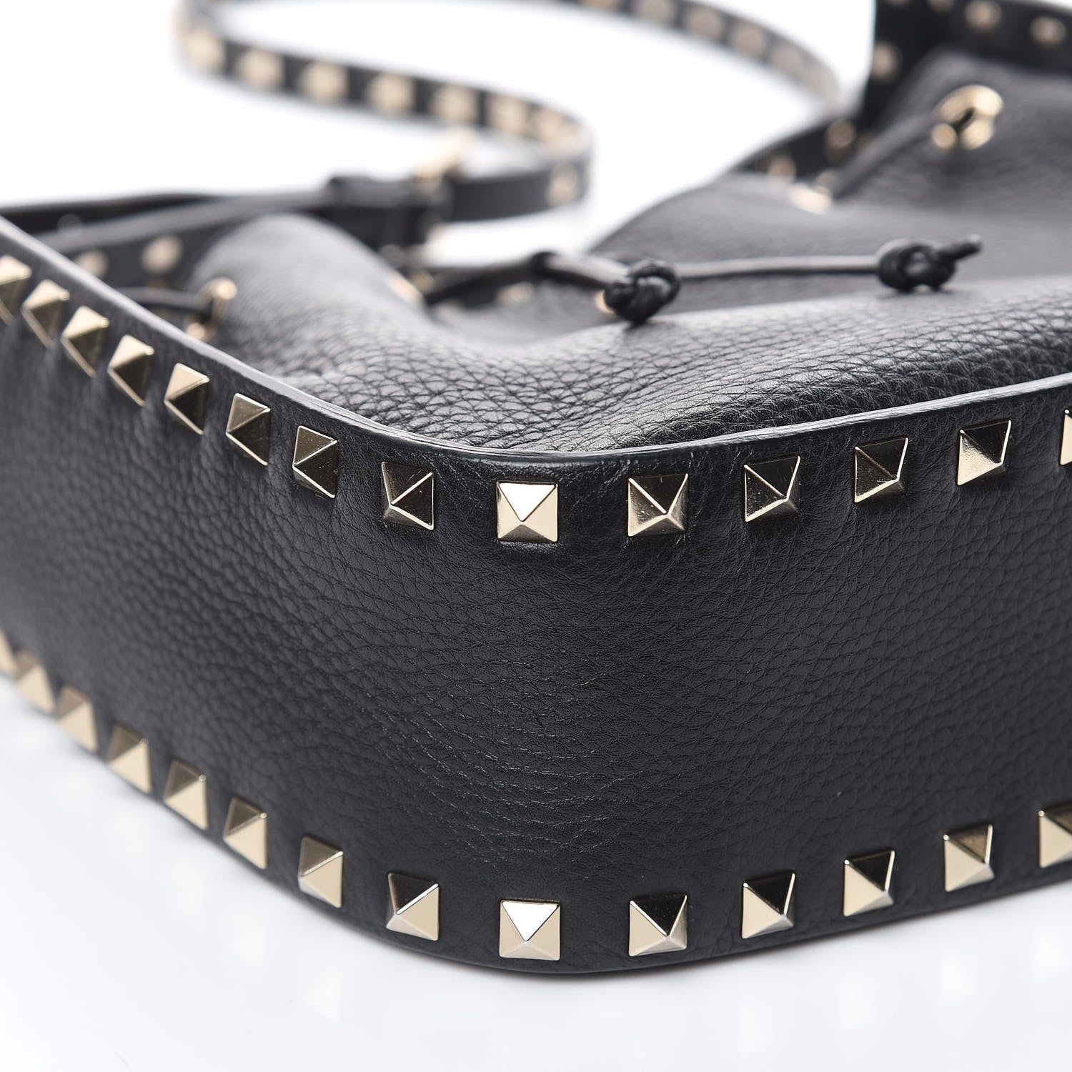Valentino Garavani Grained Calfskin Rockstud Bucket Bag Black 7 of 9