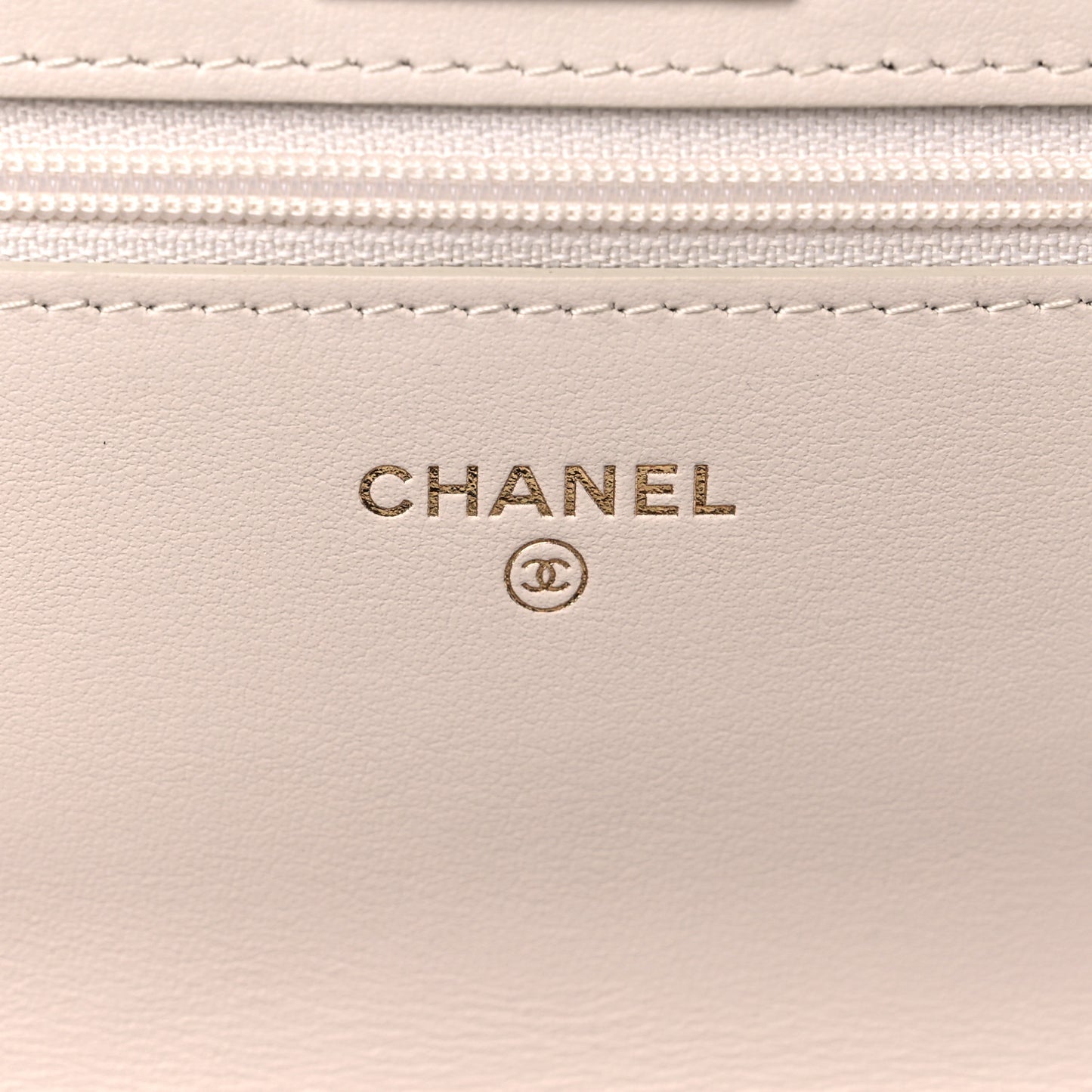 Aged Calfskin Chevron Quilted Reissue Wallet On Chain WOC White