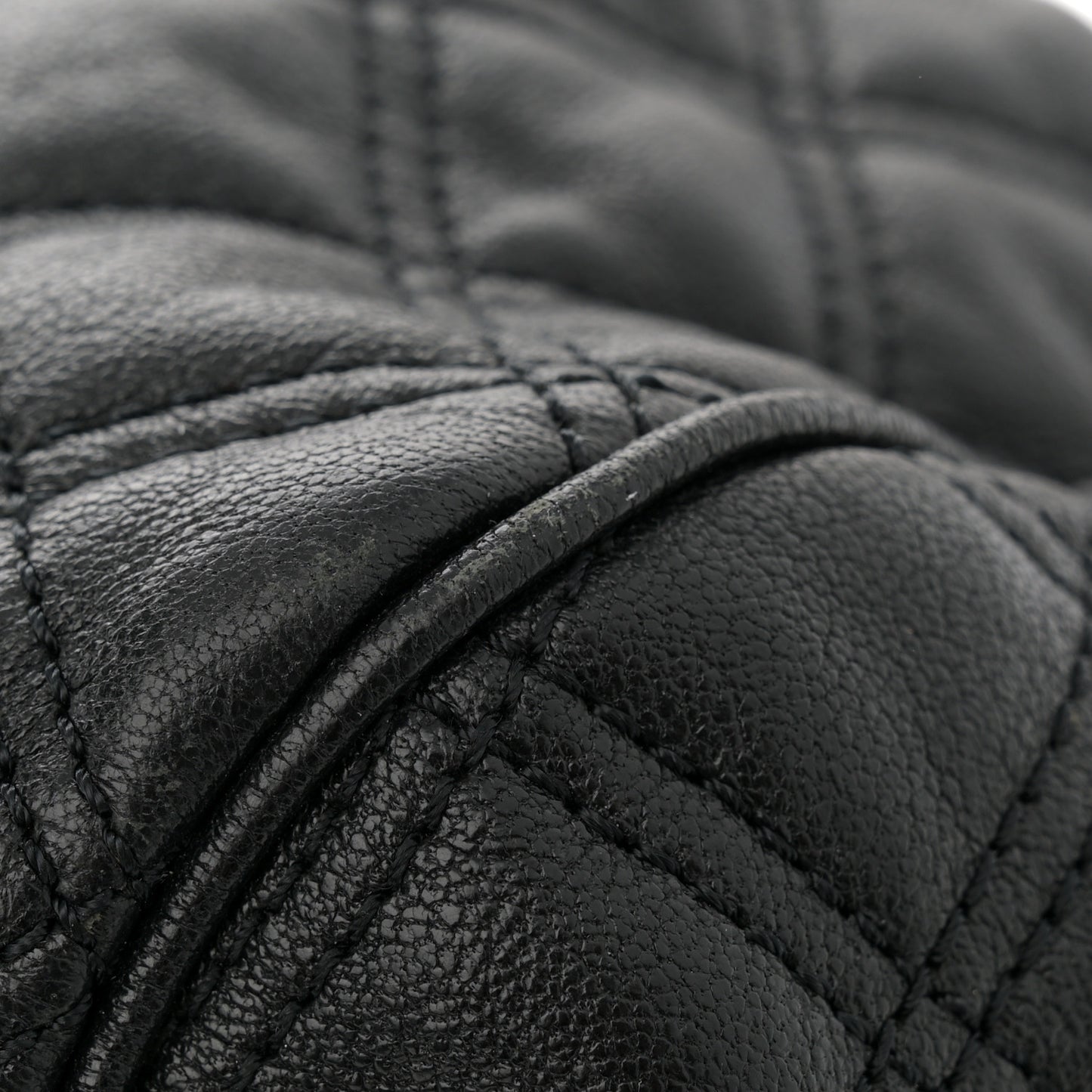 Calfskin Quilted Stam Black
