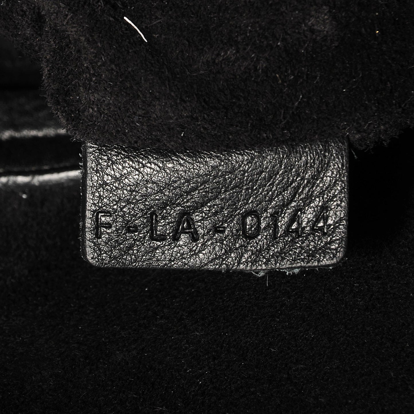 Calfskin Medium Phantom Luggage Black