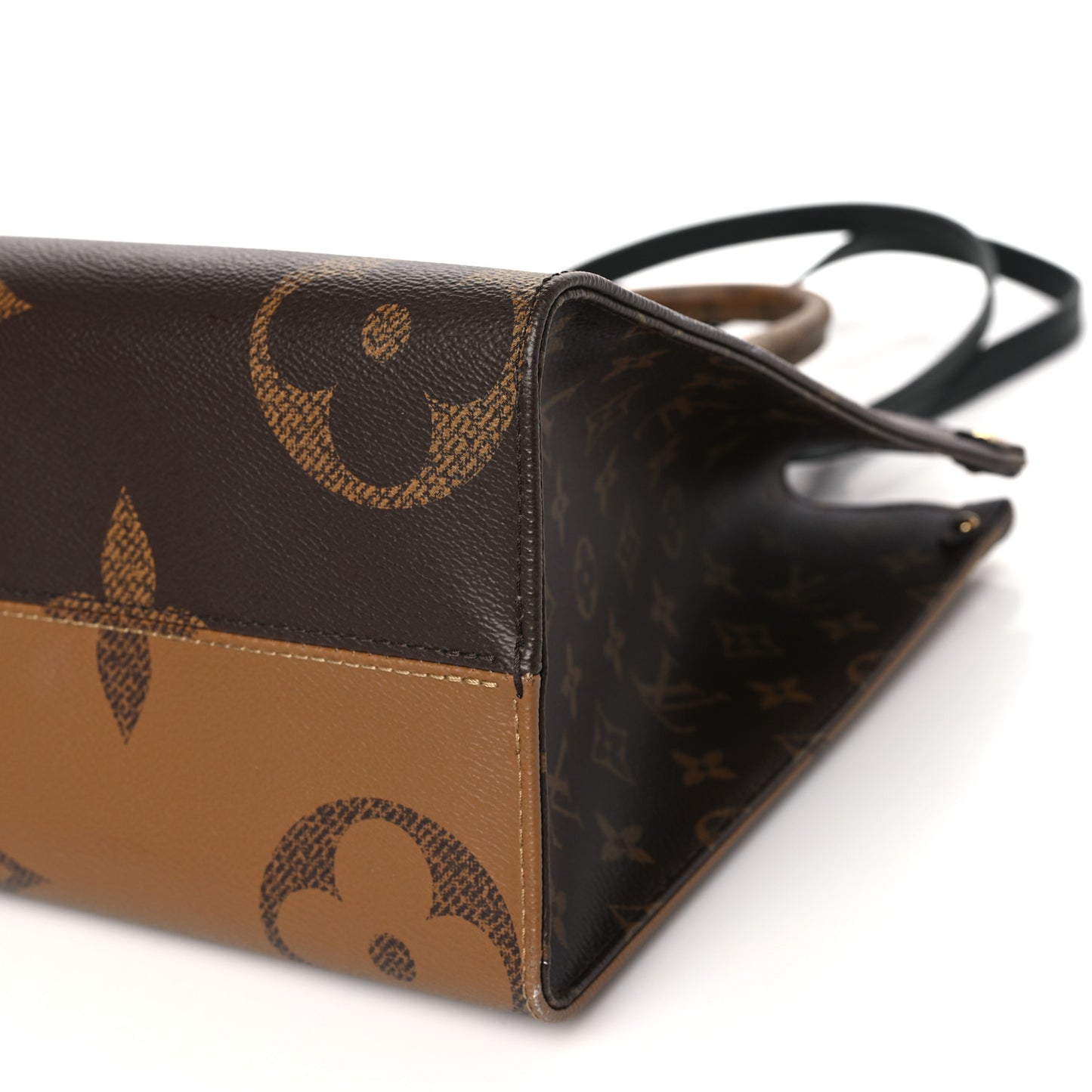 Reverse Monogram Giant Onthego MM
