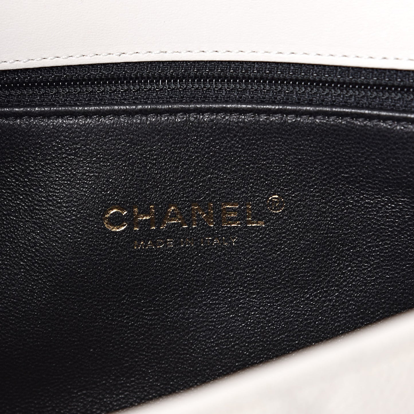 Caviar Quilted Small CC Filigree Flap White Black