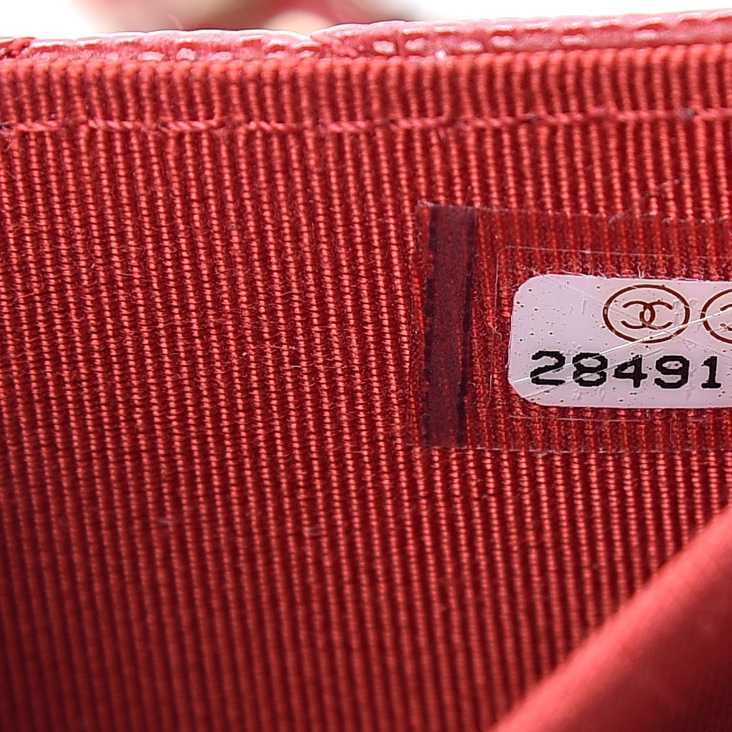 Caviar Quilted Flap Card Holder On Chain Red