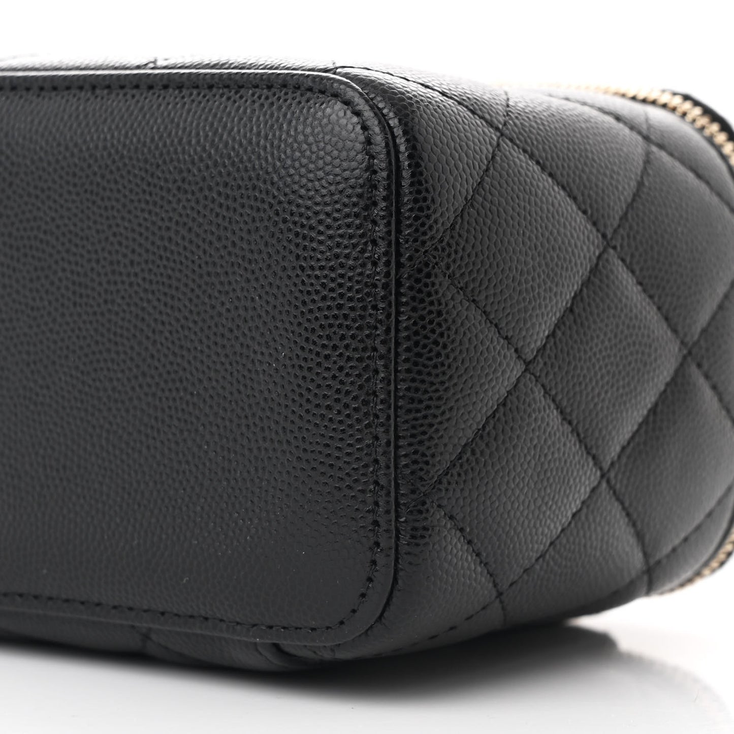 Caviar Quilted Small Vanity Case With Chain Black