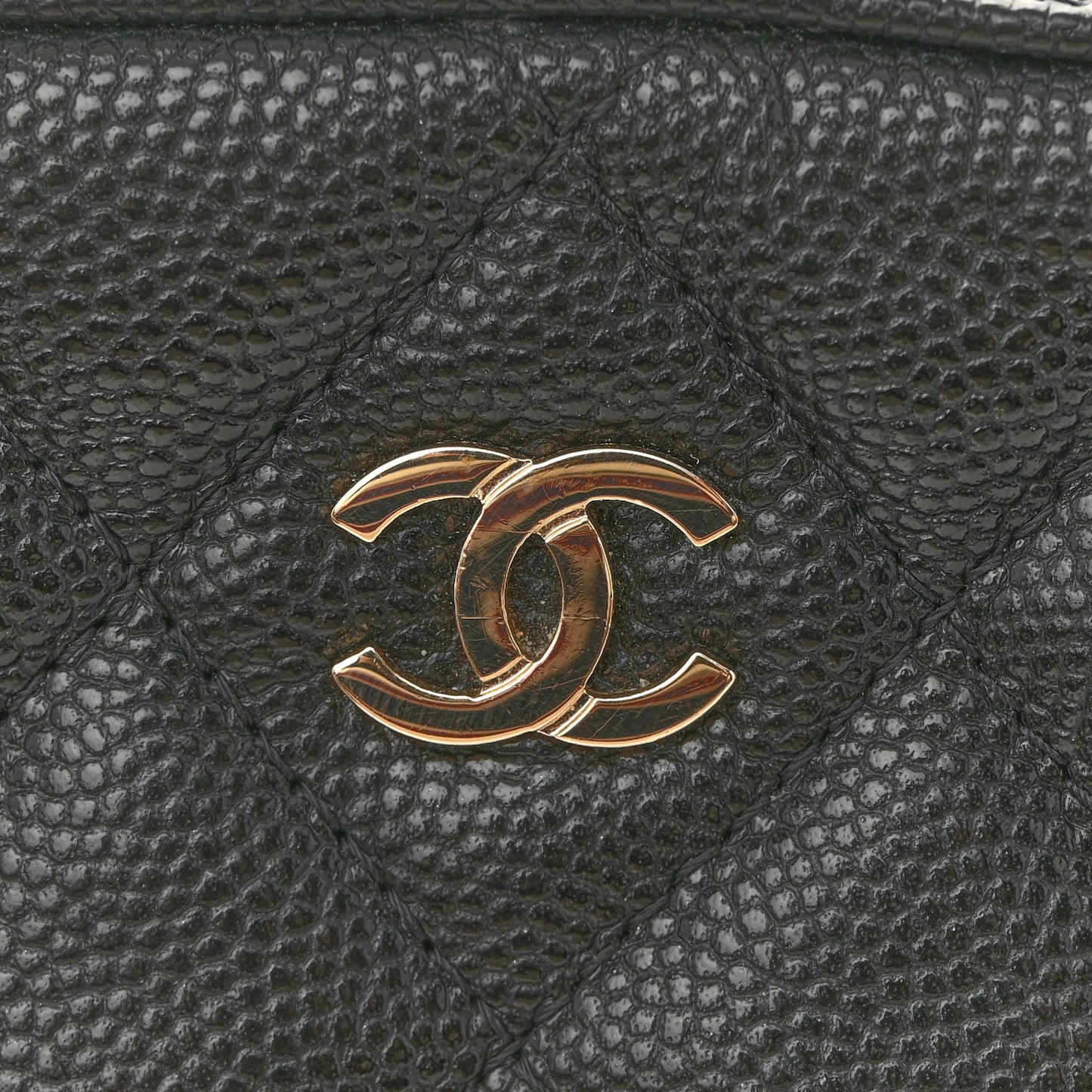 Caviar Quilted Vanity With Chain Black