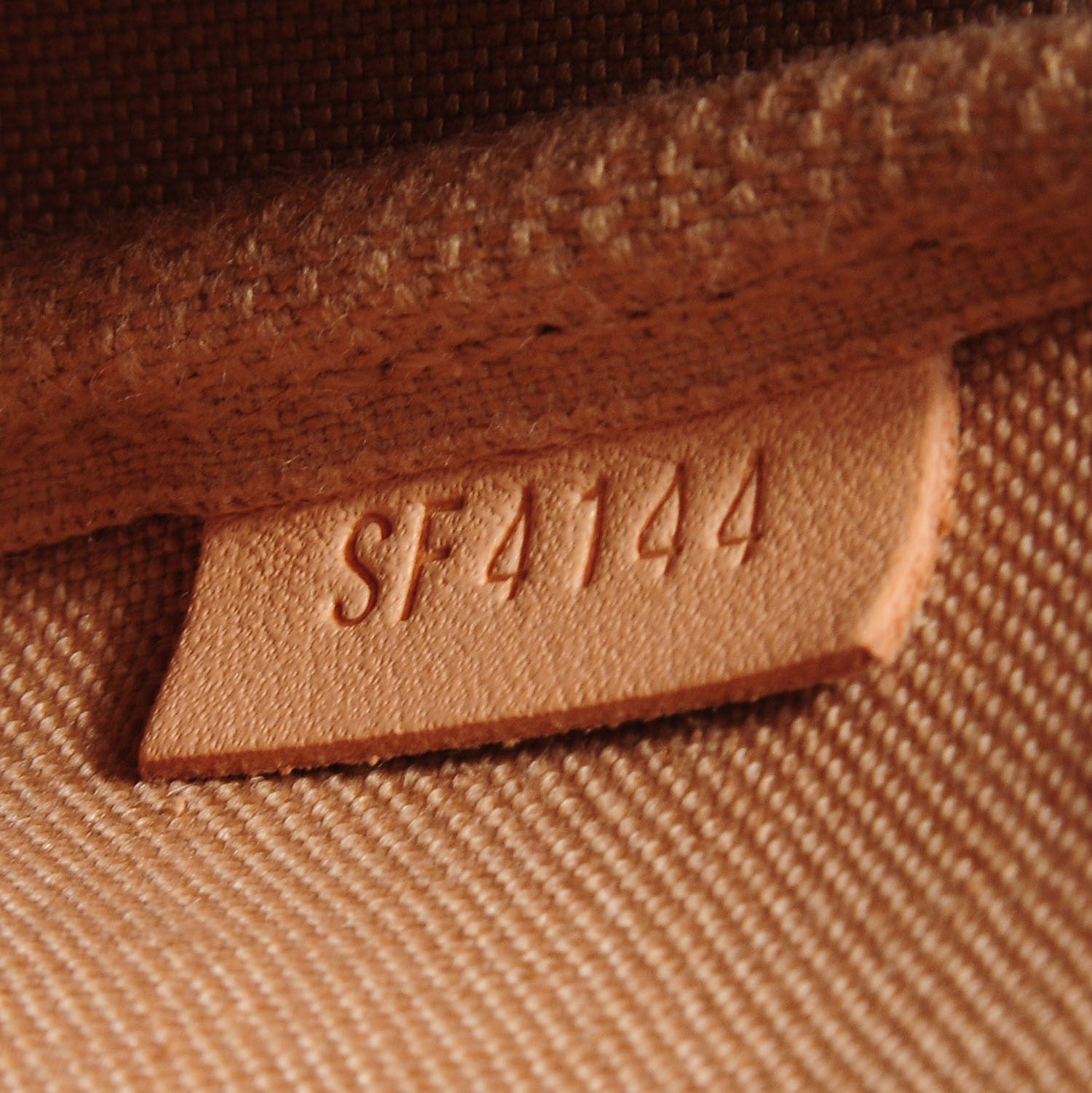 Louis Vuitton Monogram 2014 Christmas Animation Mini Pochette Accessories 7 of 7