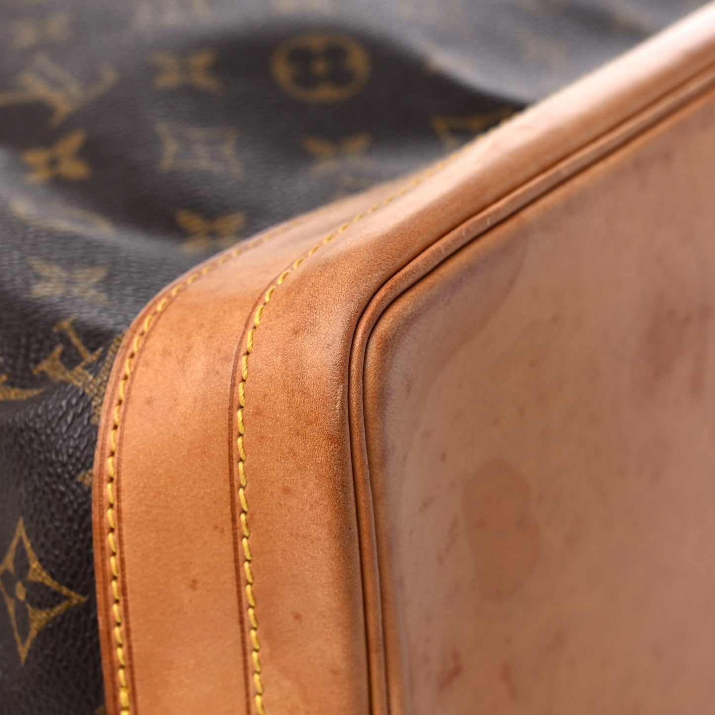 Monogram Noe