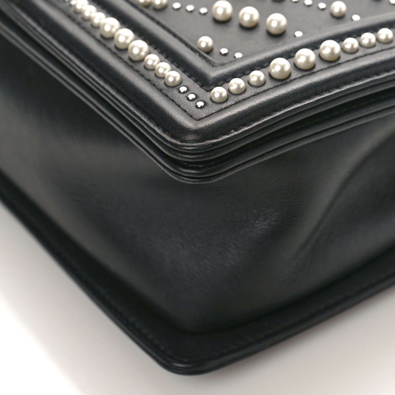Chanel Calfskin Pearl Chevron Medium Boy Flap Black 10 of 10