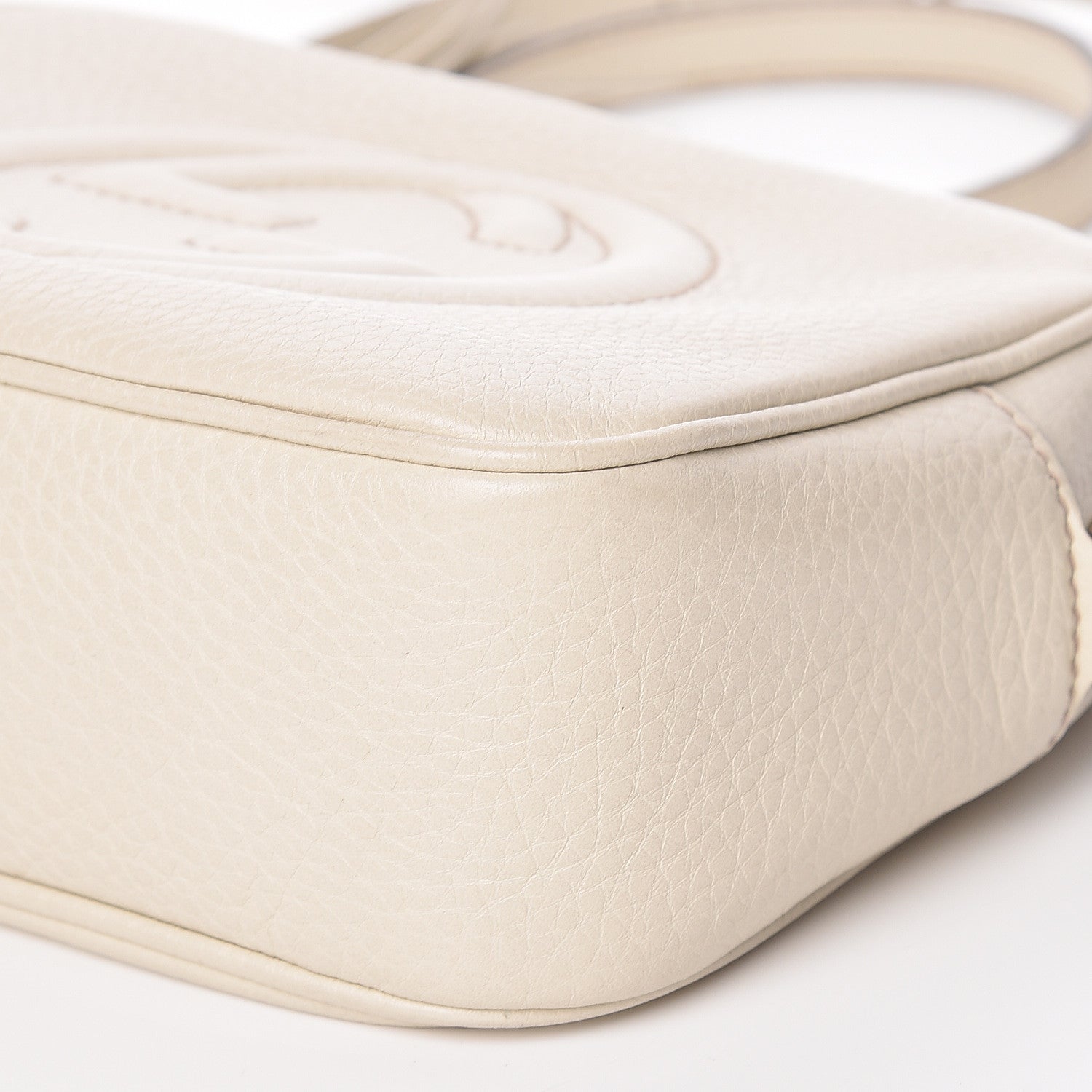 Gucci Pebbled Calfskin Small Soho Disco Bag Off White 9 of 10
