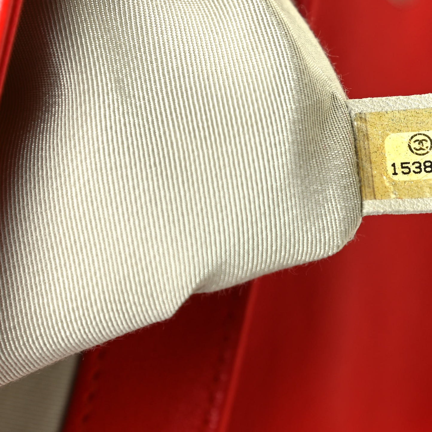 Washed Lambskin Medium Chain Around Messenger Red