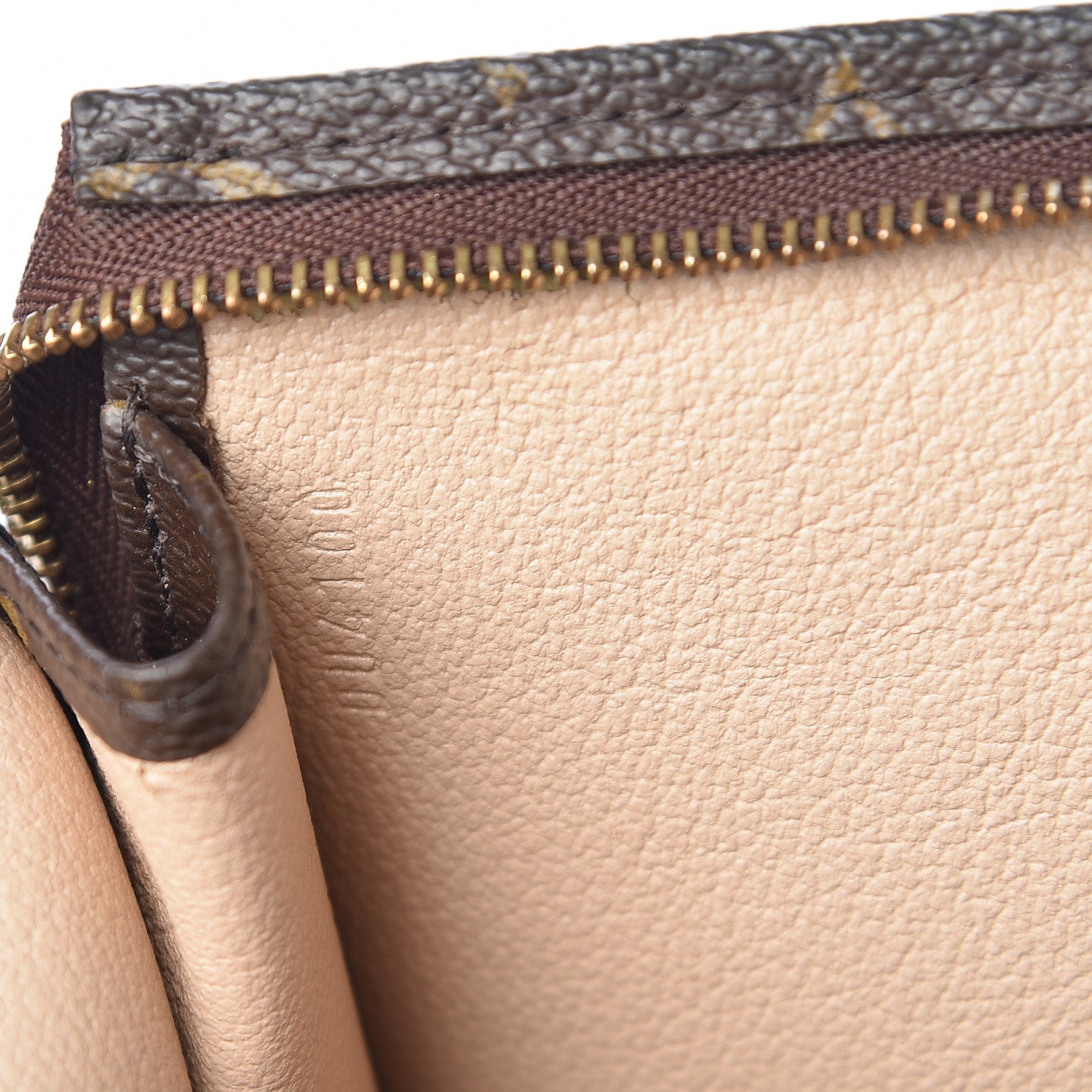 Louis Vuitton Monogram Toiletry Pouch 26 7 of 12