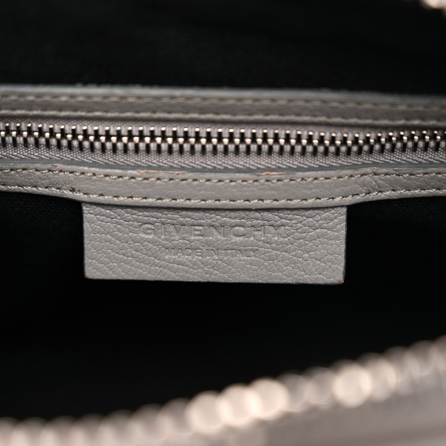Sugar Goatskin Mini Antigona Pearl Grey