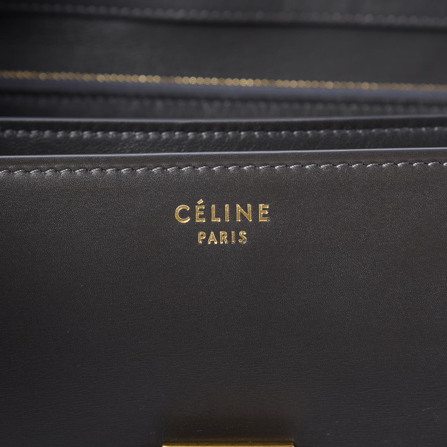 Smooth Calfskin Medium Classic Box Flap Bag Grey