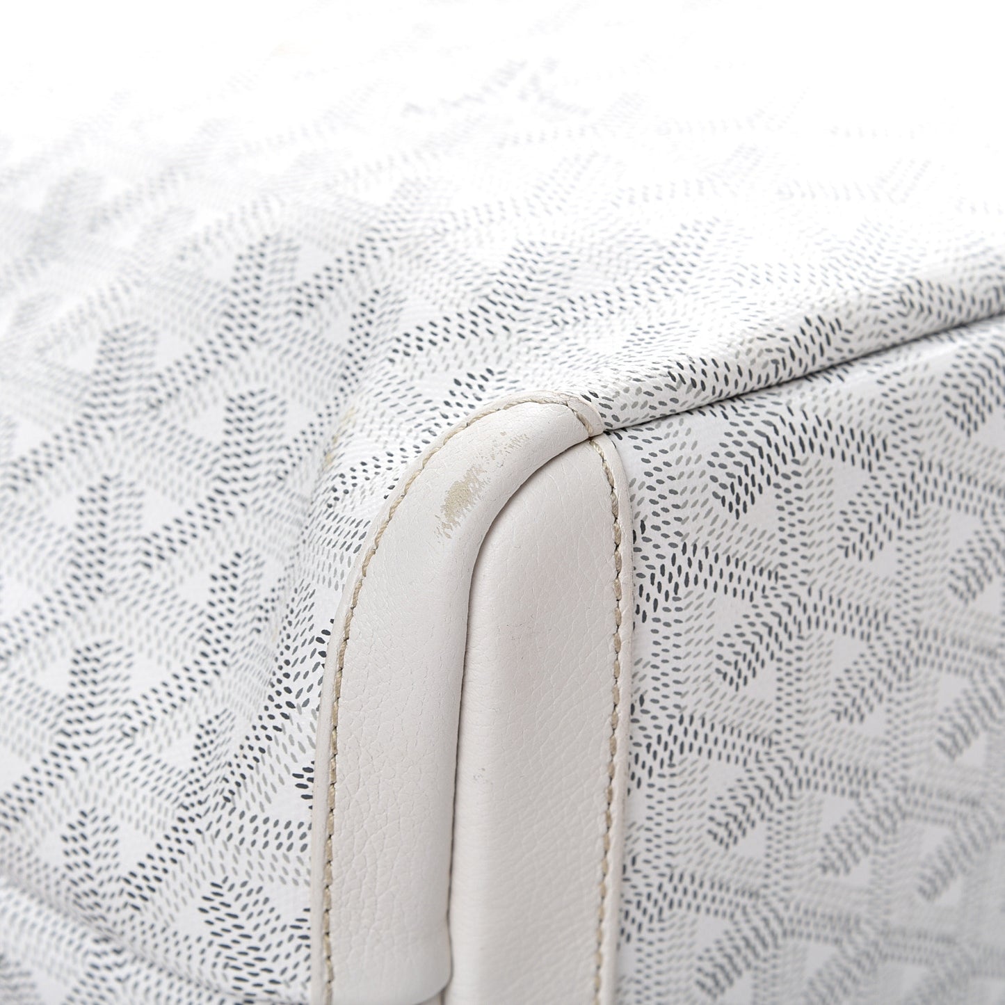 Goyardine Artois MM White