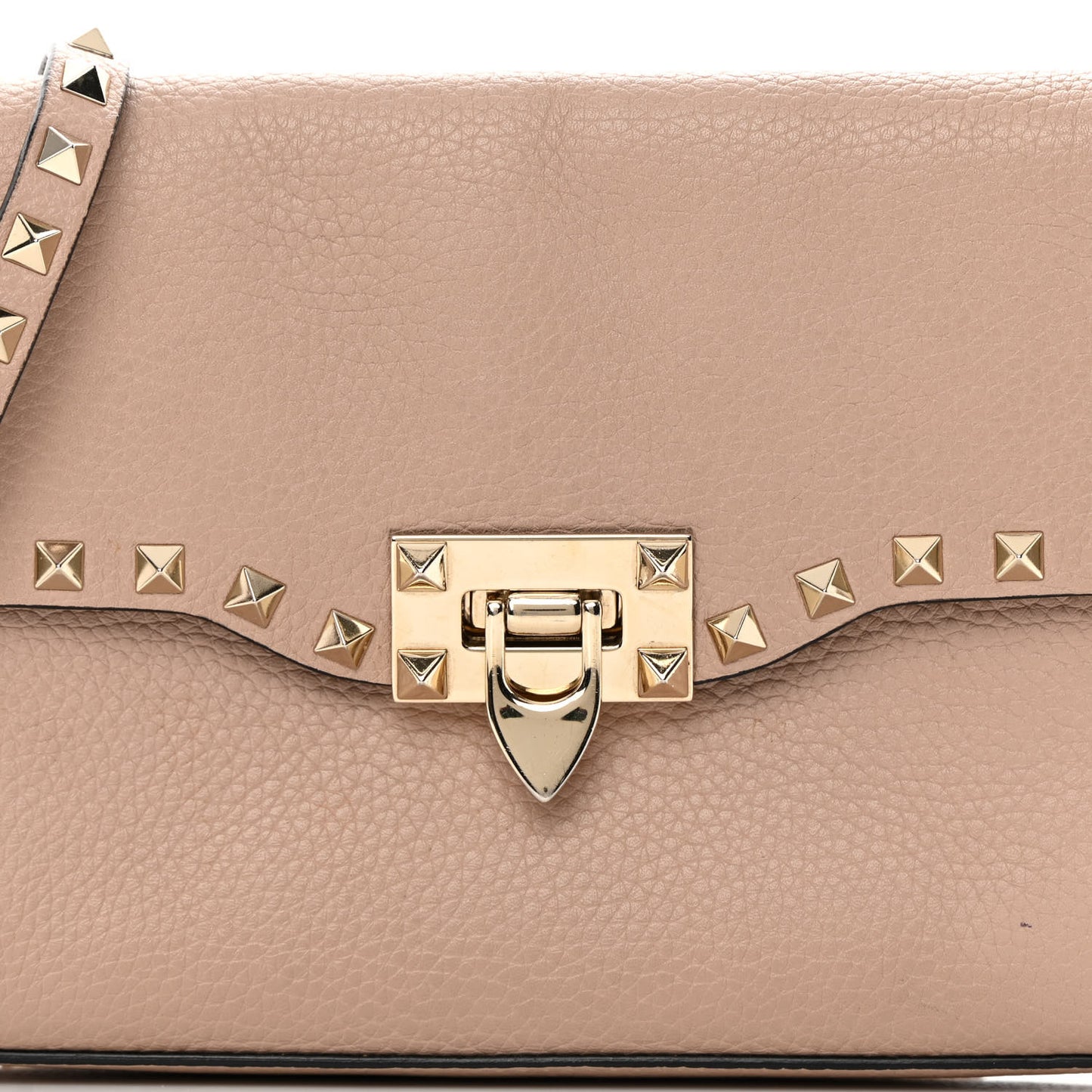 Pebbled Calfskin Medium Rockstud Flip Lock Crossbody Bag Poudre