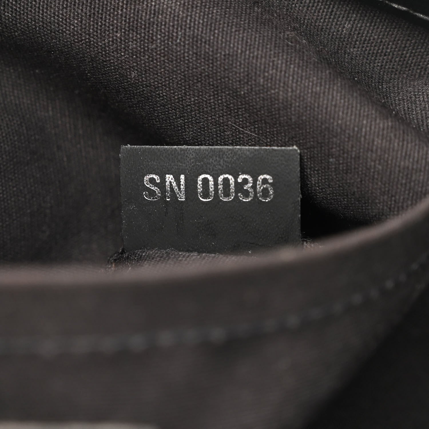 Louis Vuitton Epi Passy GM Black 7 of 11