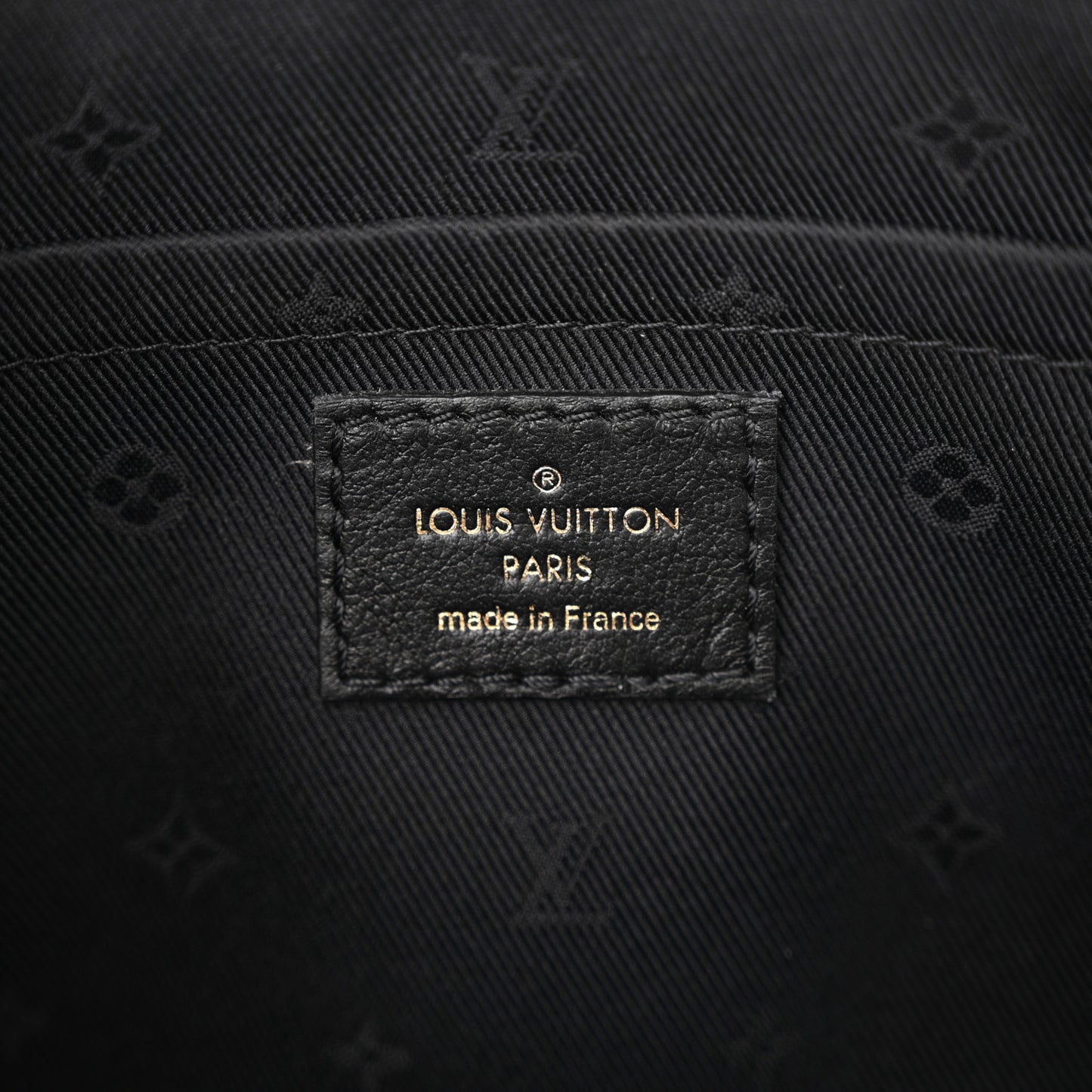 Calfskin Bubblegram Alma BB Black
