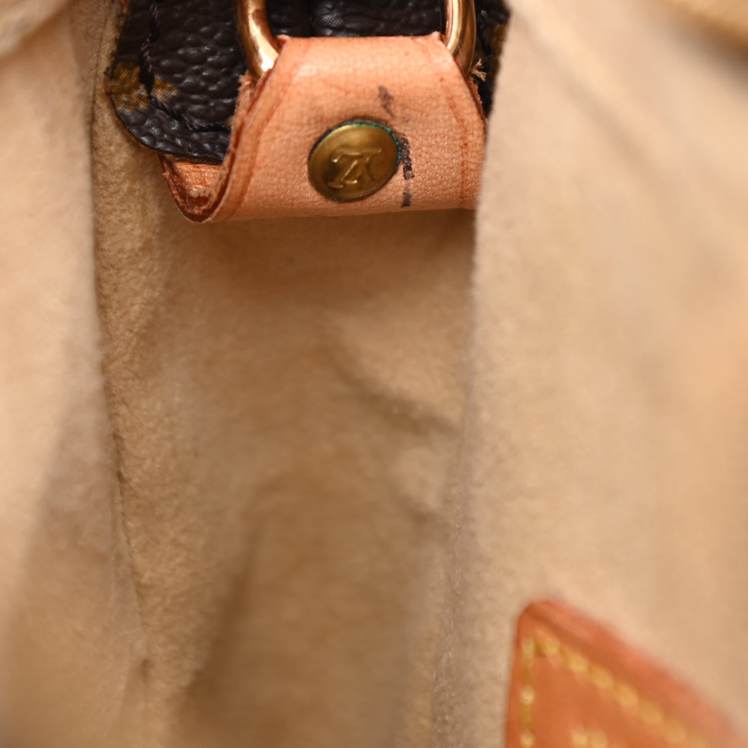 Louis Vuitton Monogram Looping GM 7 of 14