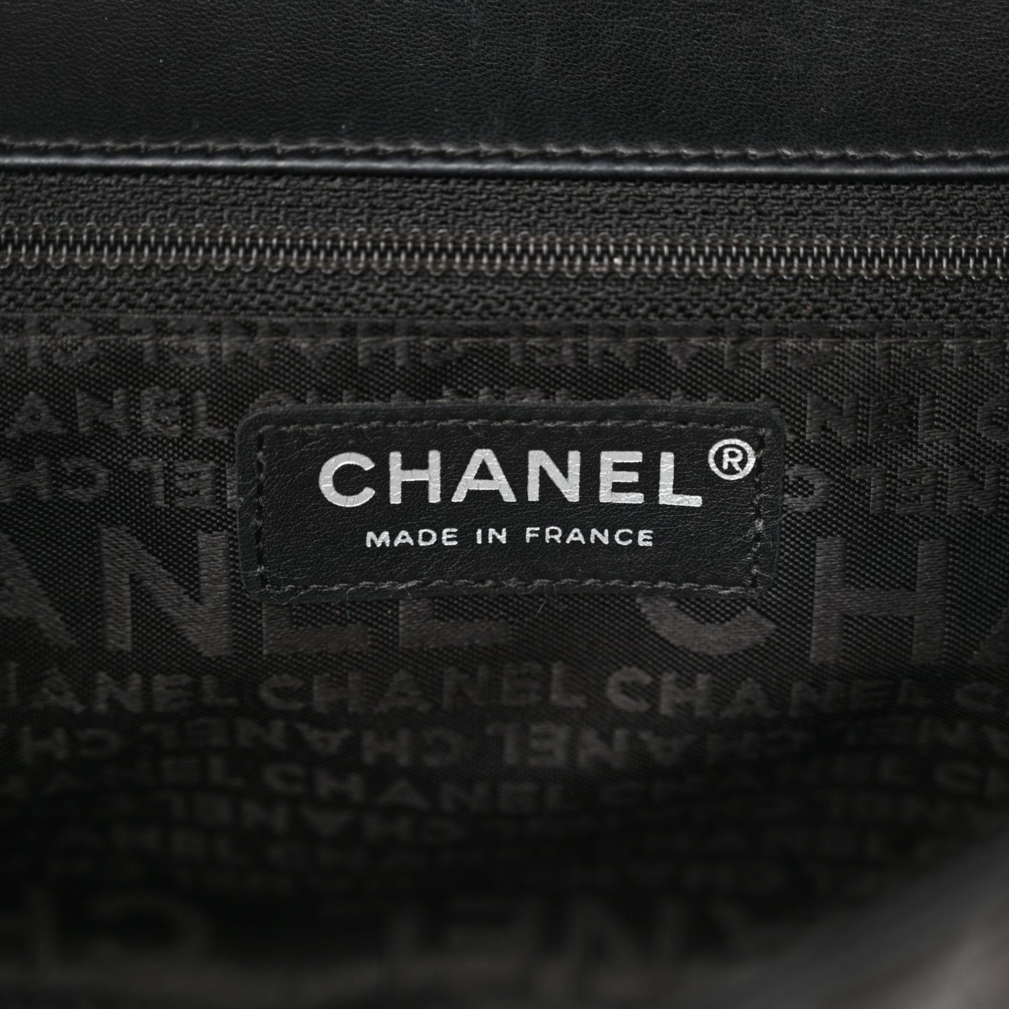 Lambskin Quilted Lady Graphic Flap Black