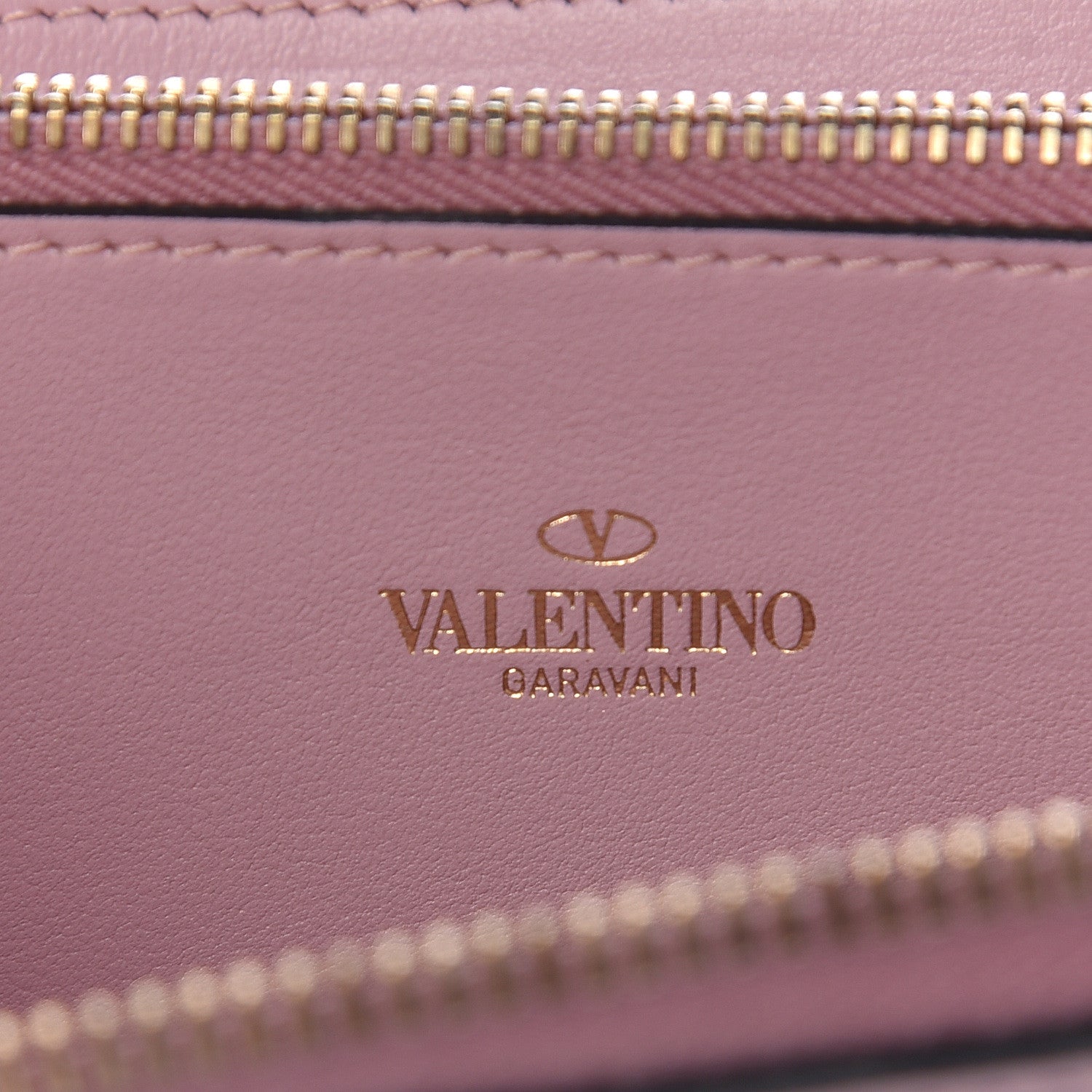 Valentino Garavani Calfskin Rockstud Zip Around Wallet Cipria 6 of 8