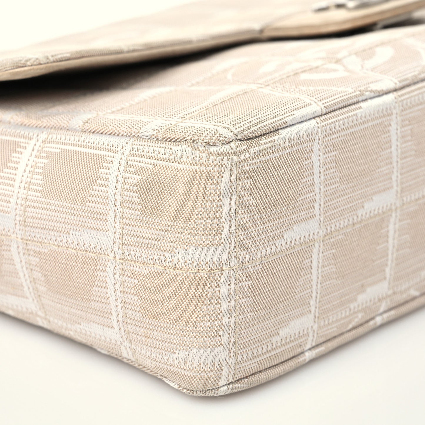 Nylon Medium Travel Flap Light Beige
